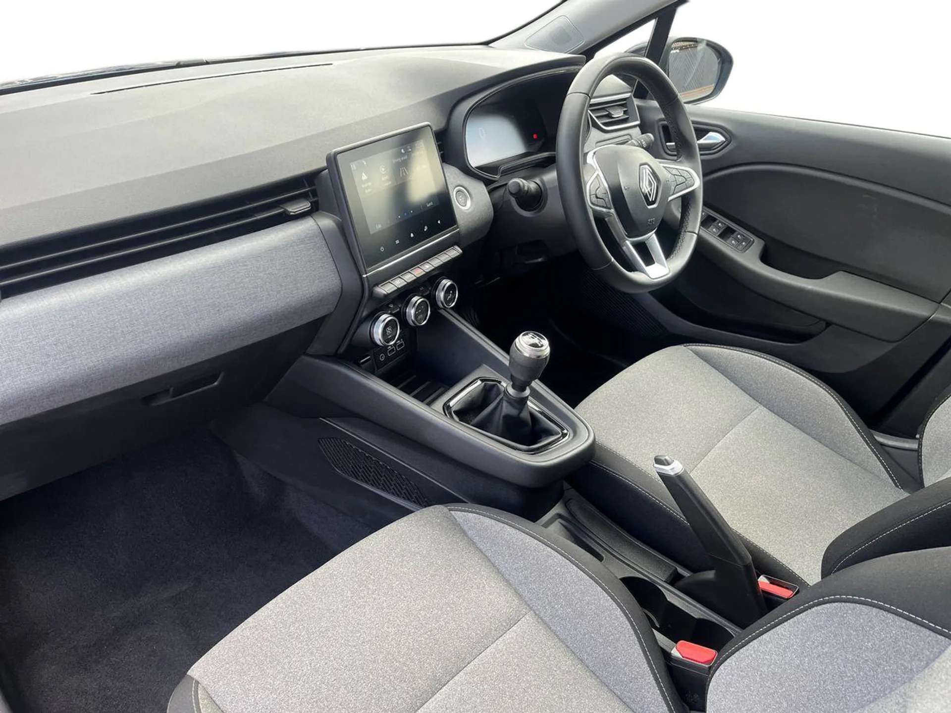 A 2024 RENAULT CLIO 1.0 TCe 90 Evolution 5dr A 2024 RENAULT CLIO 1.0 TCe 90 Evolution 5dr