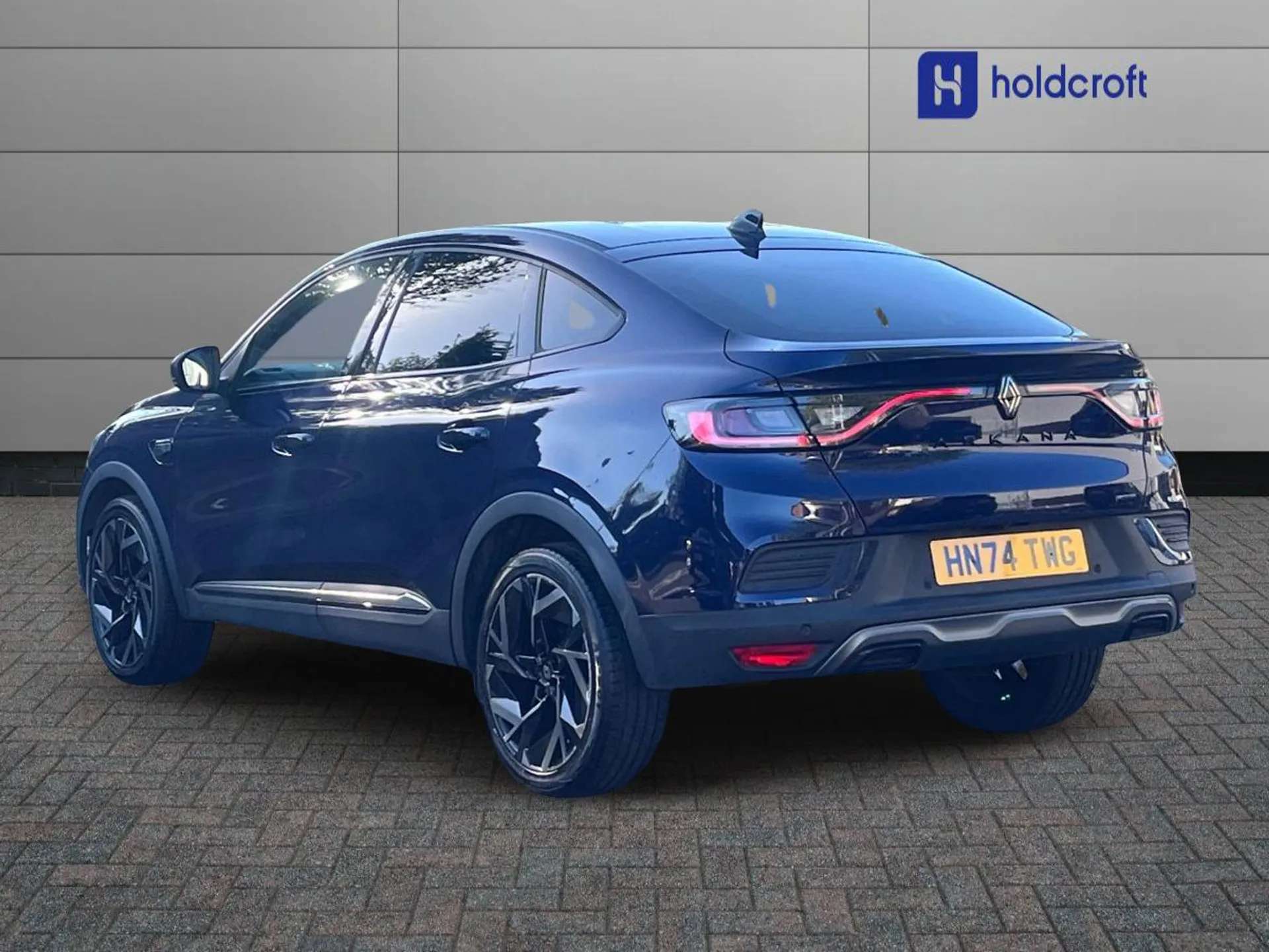 A 2024 RENAULT ARKANA 1.6 E-Tech FHEV 145 Esprit Alpine 5dr Auto A 2024 RENAULT ARKANA 1.6 E-Tech FHEV 145 Esprit Alpine 5dr Auto