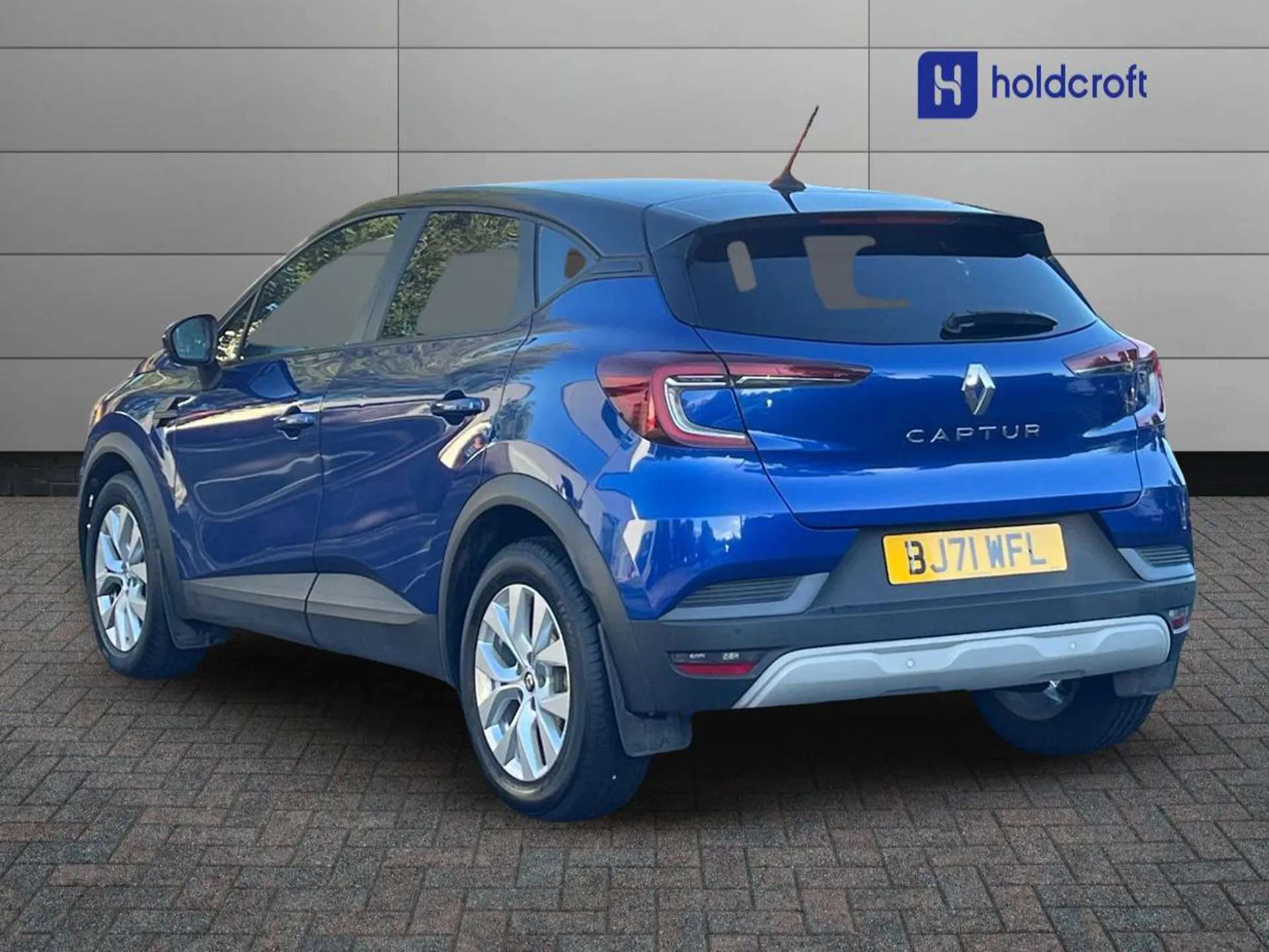 A 2021 RENAULT CAPTUR 1.0 TCE 90 Iconic 5dr A 2021 RENAULT CAPTUR 1.0 TCE 90 Iconic 5dr
