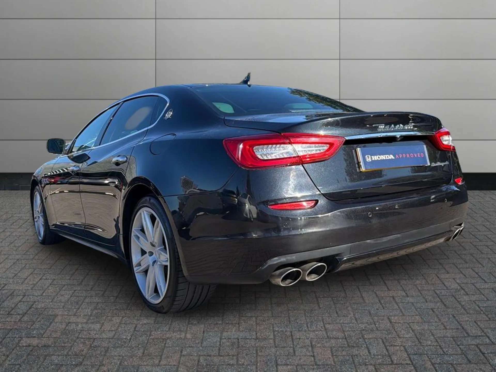 A 2015 MASERATI QUATTROPORTE V6d 4dr Auto A 2015 MASERATI QUATTROPORTE V6d 4dr Auto