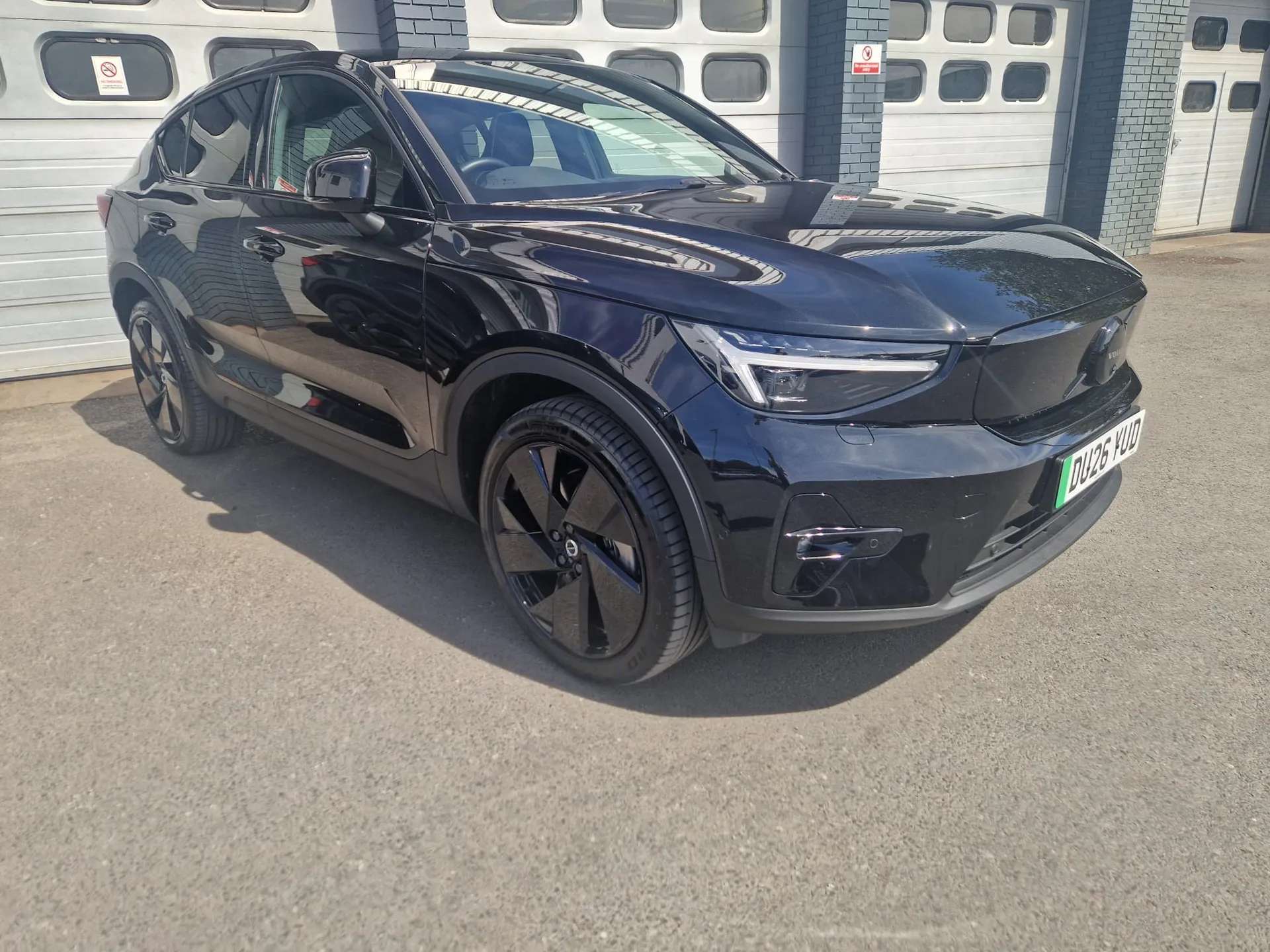 A 2026 VOLVO EC40 325kW TM Perf Ultra Black Edition 82kWh 5dr Auto A 2026 VOLVO EC40 325kW TM Perf Ultra Black Edition 82kWh 5dr Auto