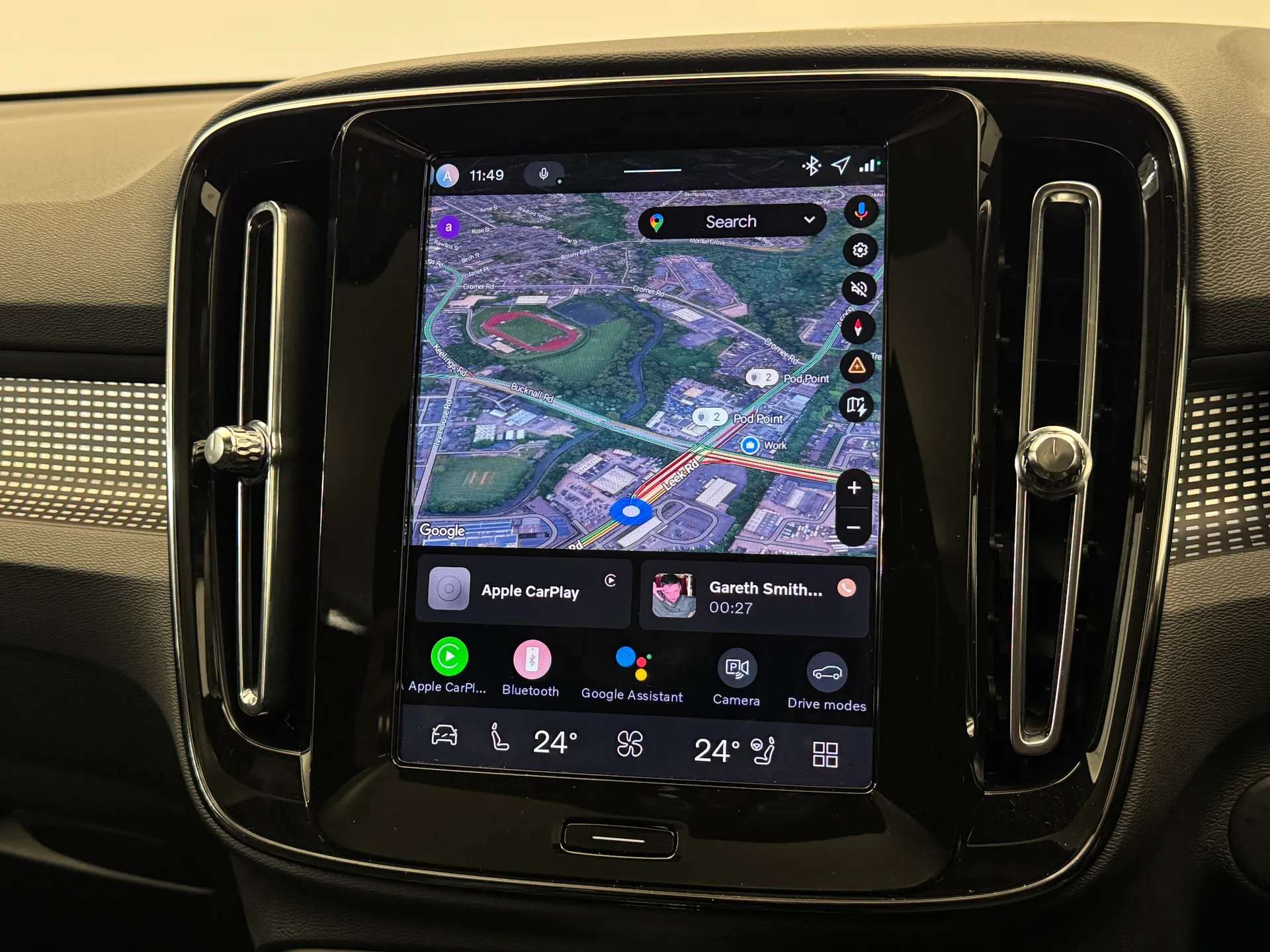 2025 VOLVO EC40 2025 VOLVO EC40