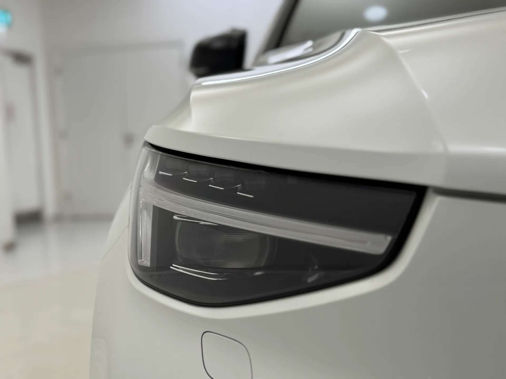 2025 VOLVO EC40 2025 VOLVO EC40