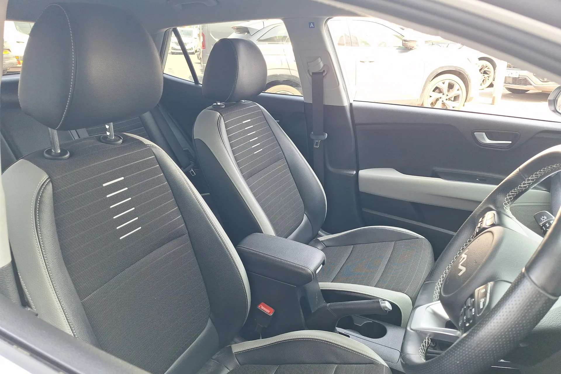 2022 KIA STONIC 2022 KIA STONIC