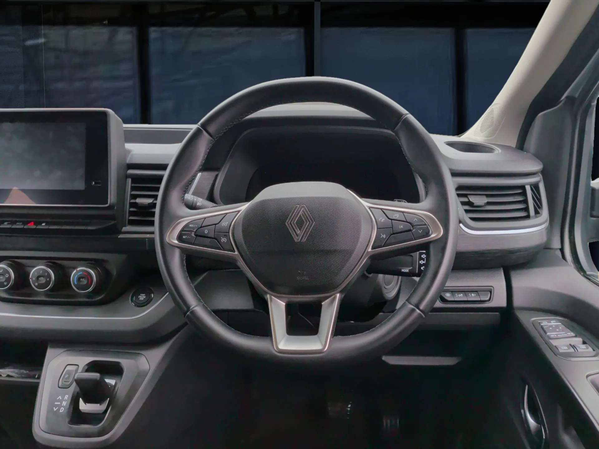 2025 RENAULT TRAFIC 2025 RENAULT TRAFIC