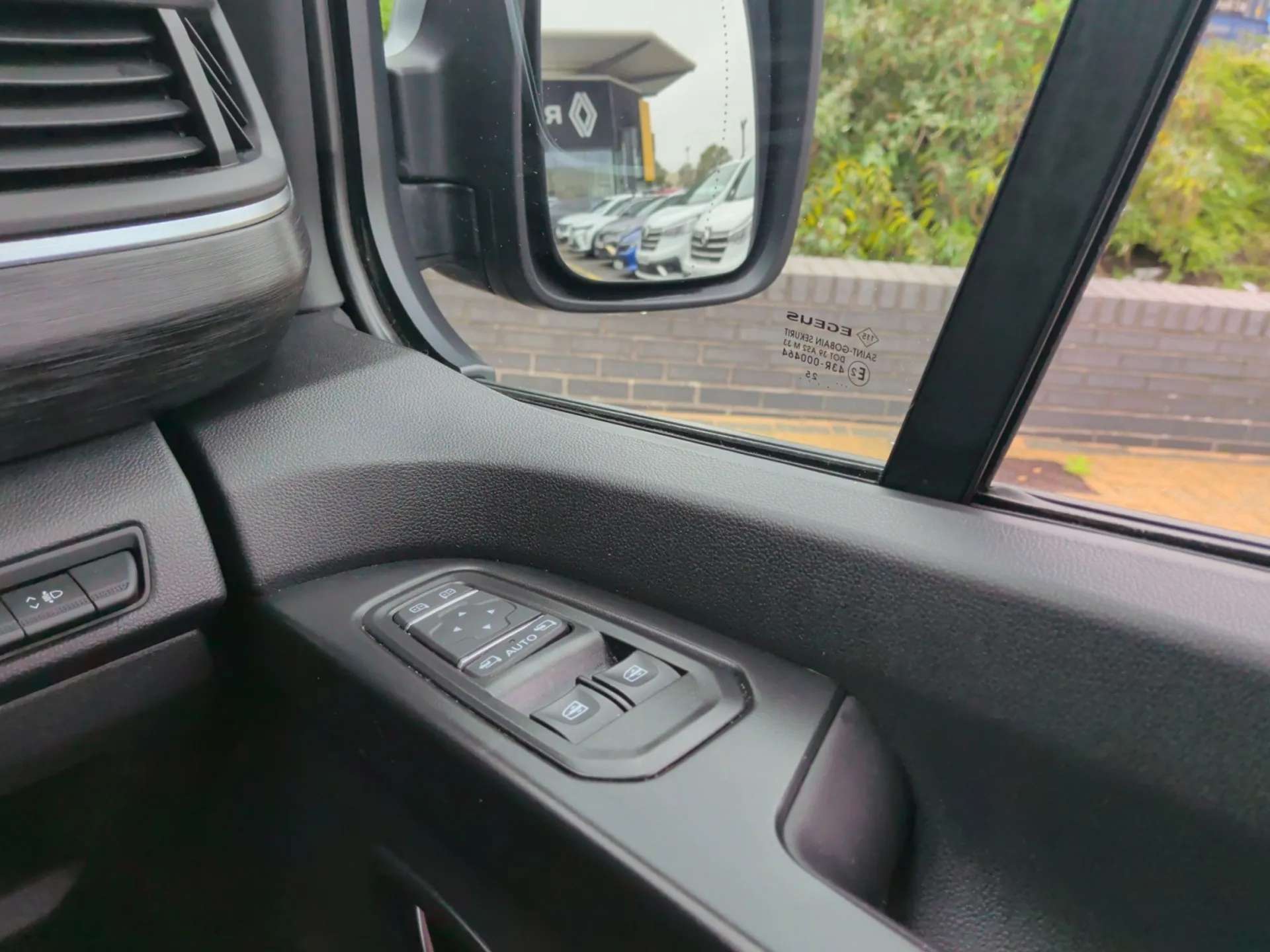 2025 RENAULT TRAFIC 2025 RENAULT TRAFIC