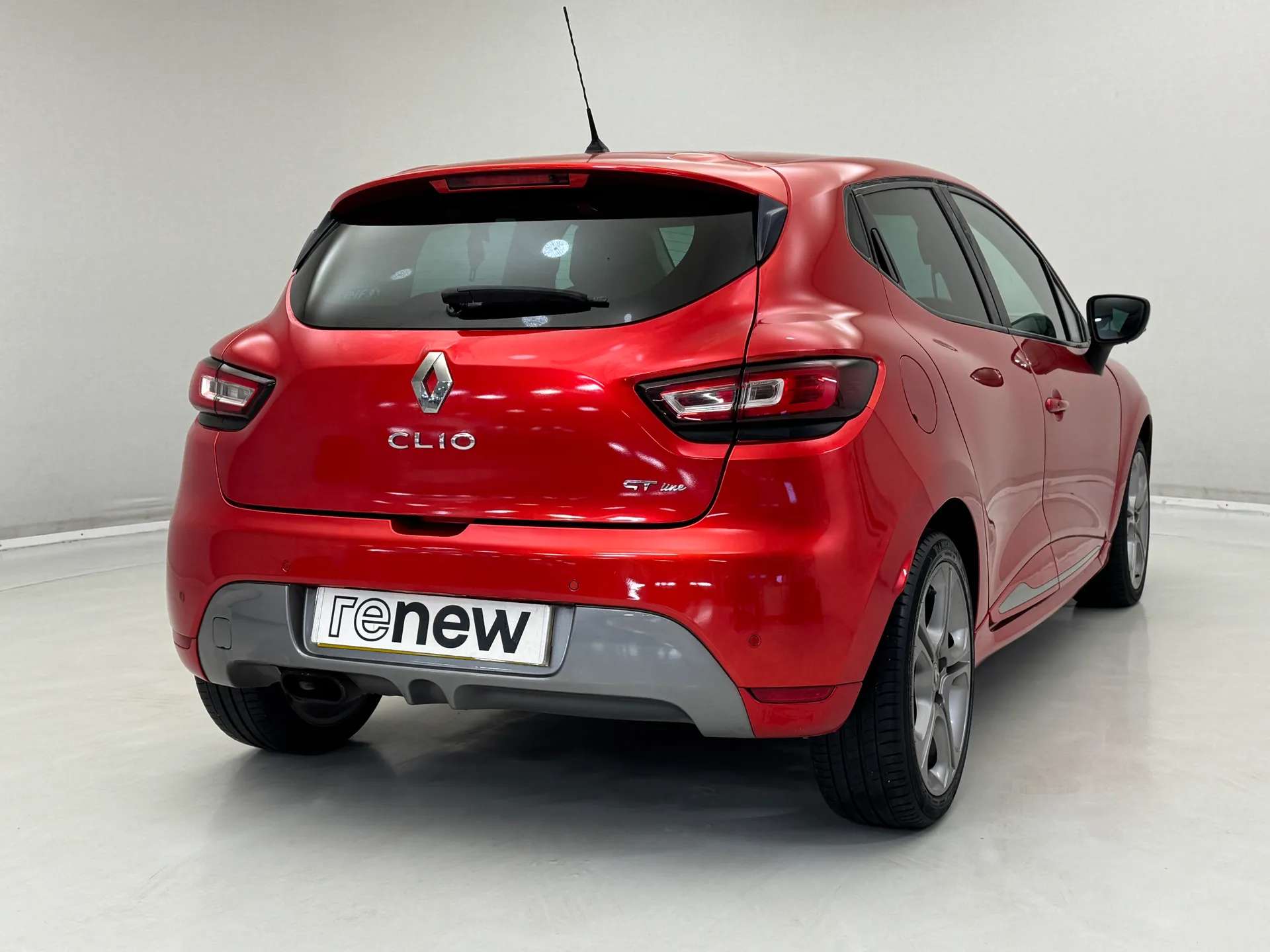 2019 RENAULT CLIO 2019 RENAULT CLIO