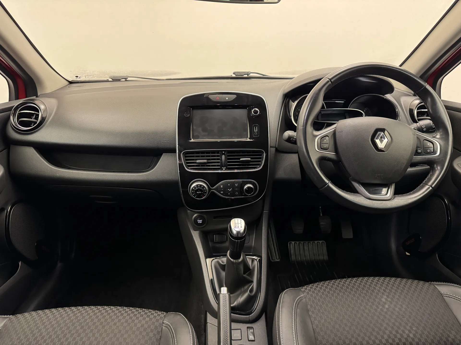 2019 RENAULT CLIO 2019 RENAULT CLIO
