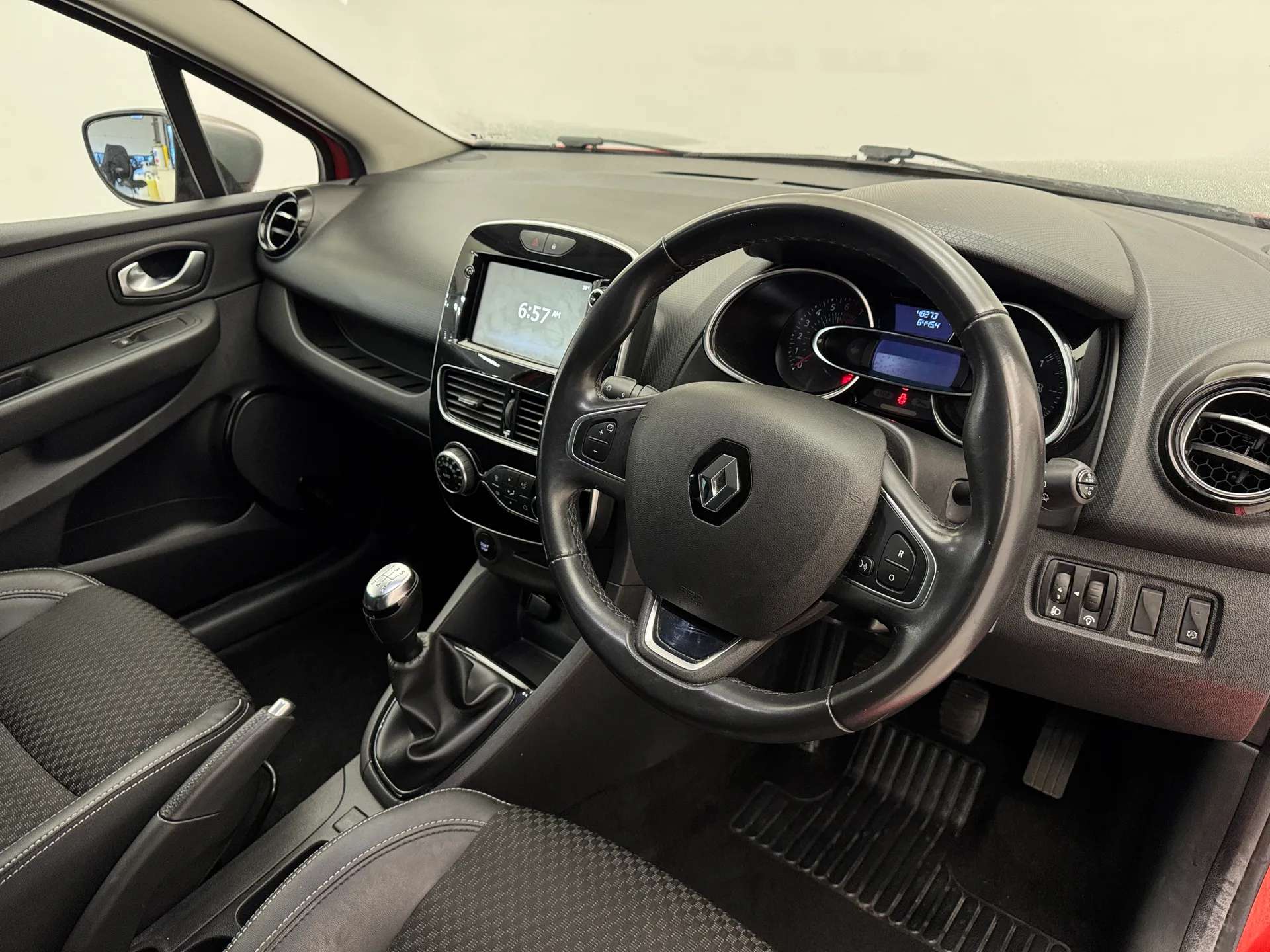 2019 RENAULT CLIO 2019 RENAULT CLIO