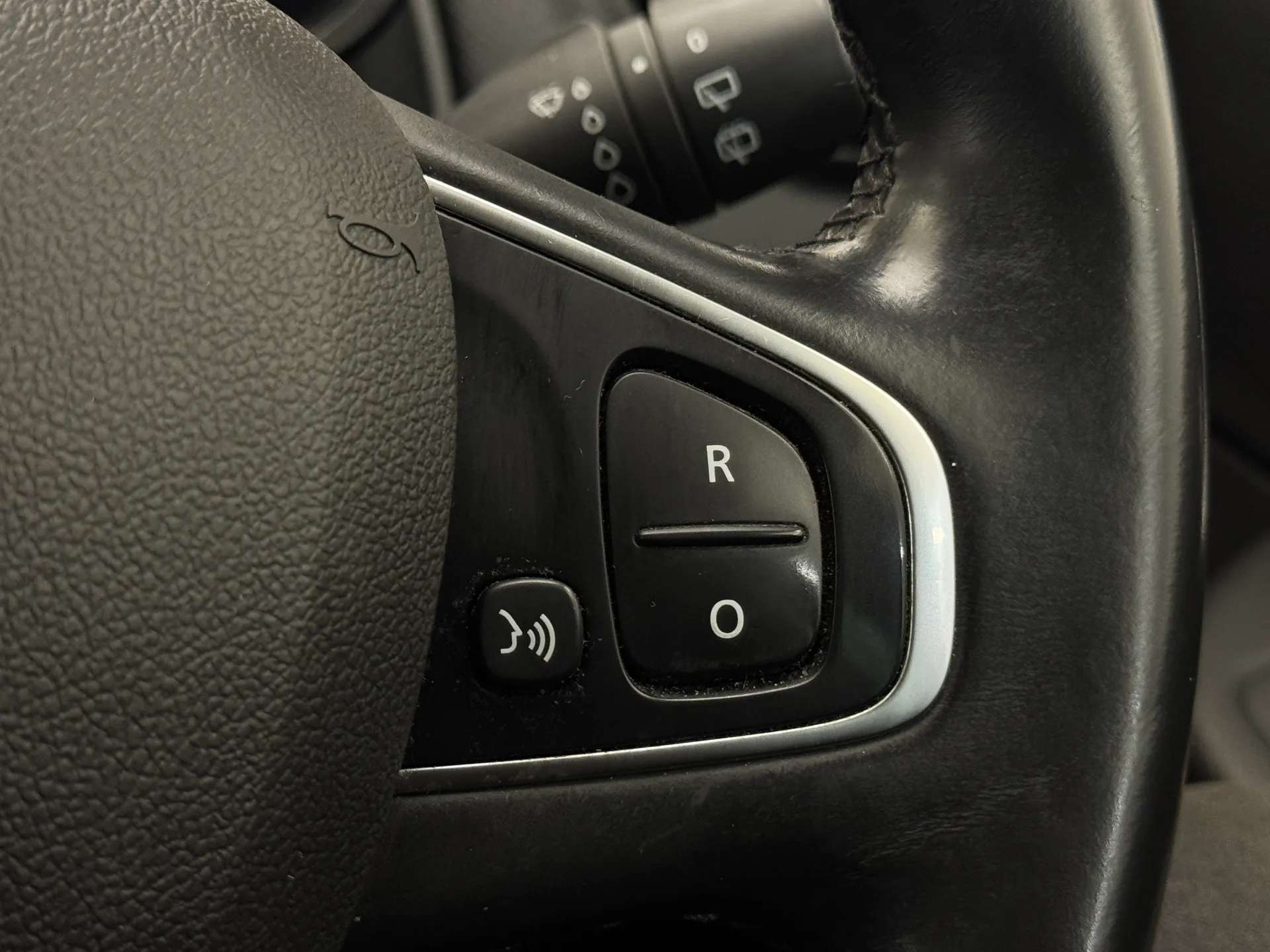 2019 RENAULT CLIO 2019 RENAULT CLIO