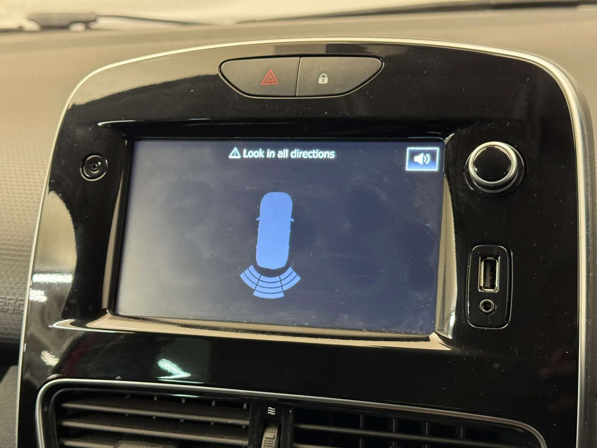 2019 RENAULT CLIO 2019 RENAULT CLIO