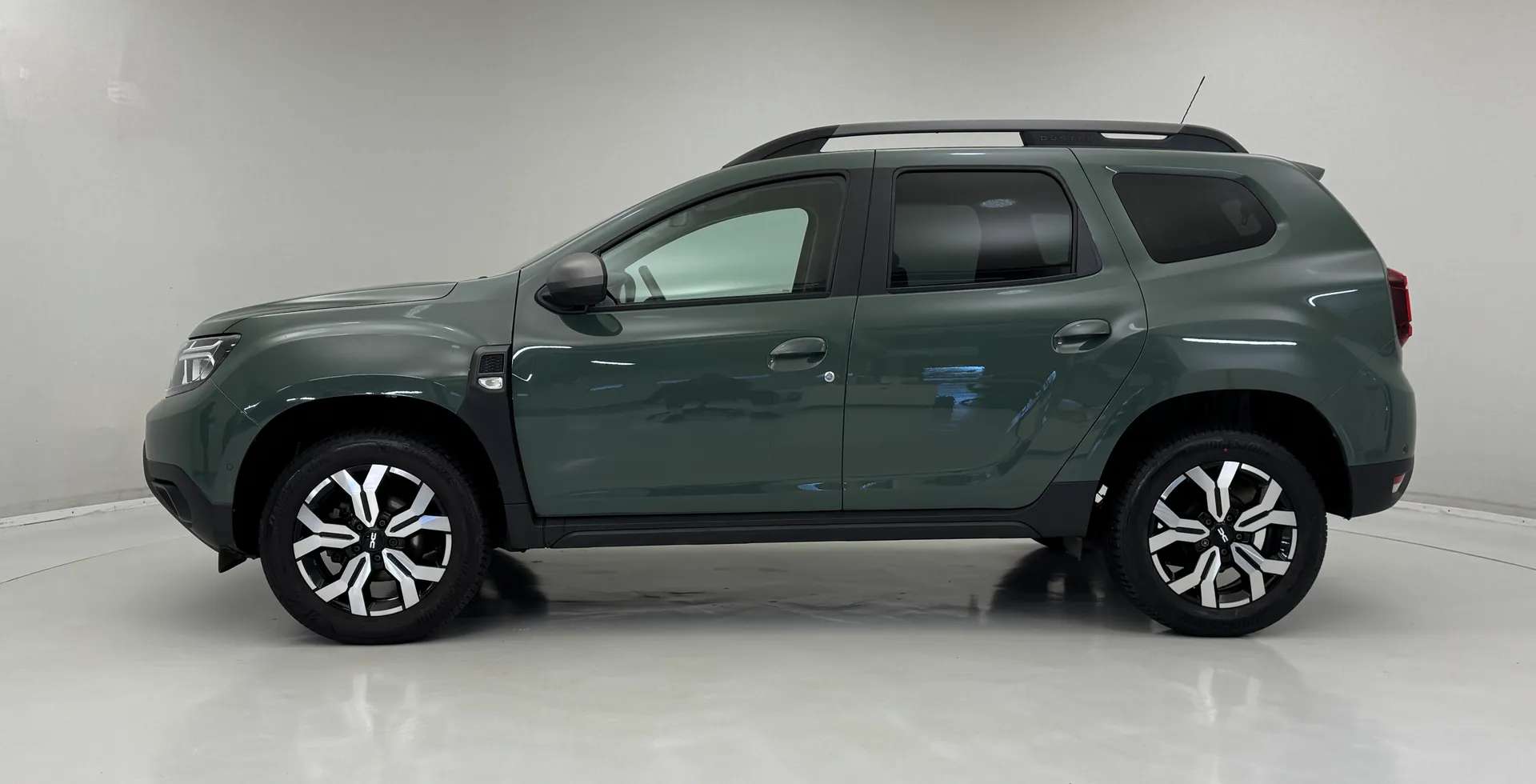 A 2023 DACIA DUSTER 1.0 TCe 90 Journey 5dr A 2023 DACIA DUSTER 1.0 TCe 90 Journey 5dr