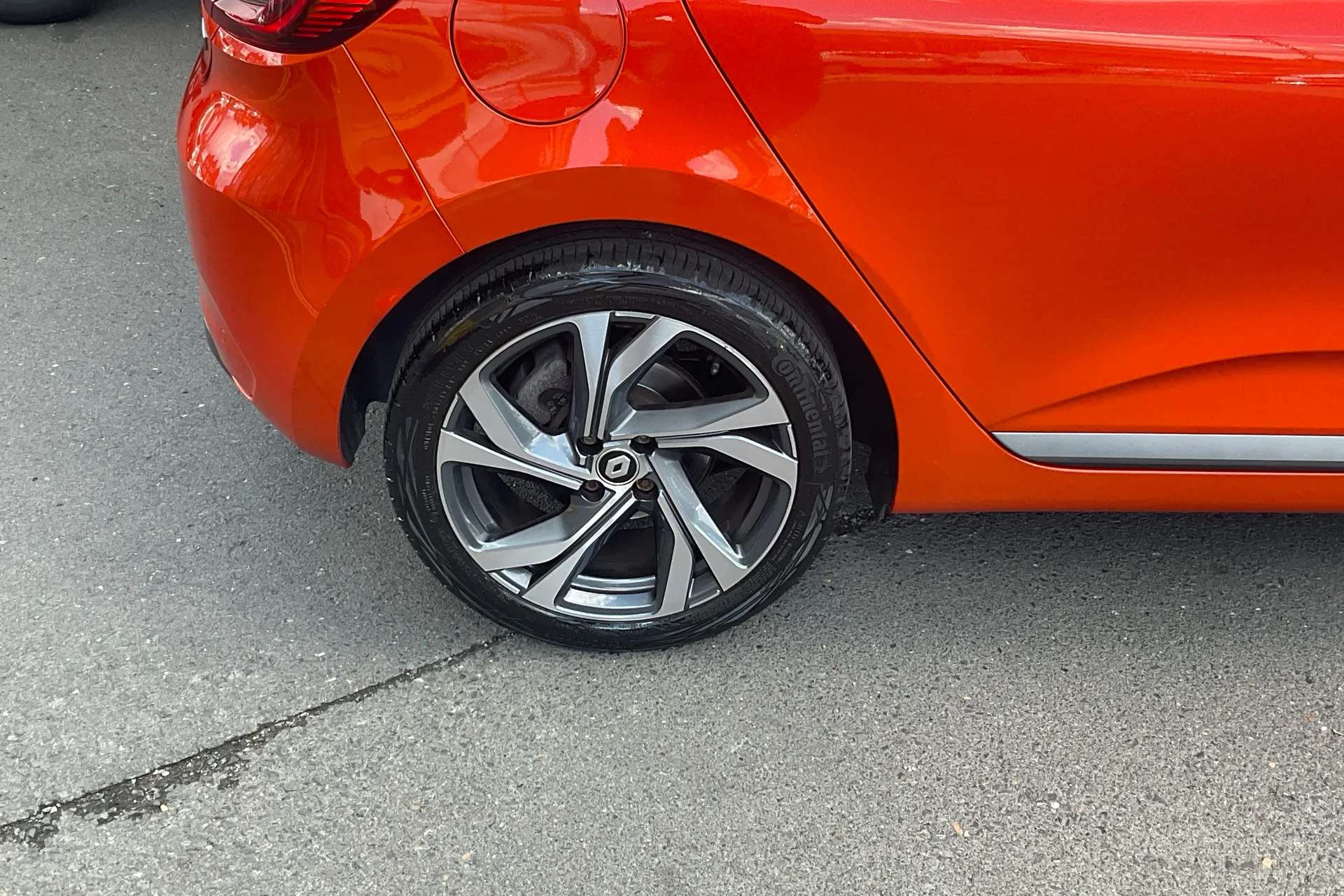 A 2023 RENAULT CLIO 1.0 TCe 90 RS Line 5dr A 2023 RENAULT CLIO 1.0 TCe 90 RS Line 5dr