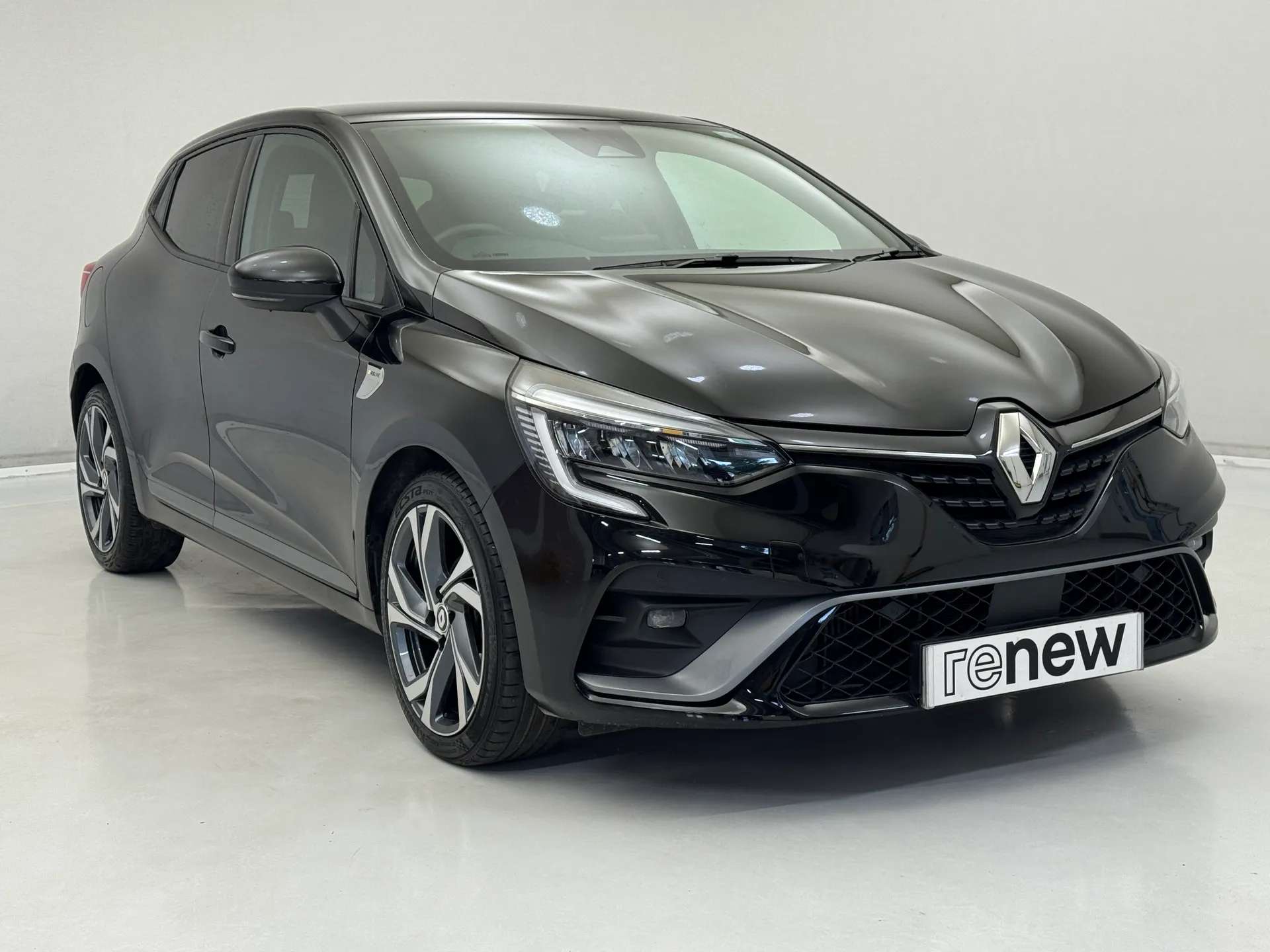 A 2023 RENAULT CLIO 1.0 TCe 90 RS Line 5dr A 2023 RENAULT CLIO 1.0 TCe 90 RS Line 5dr