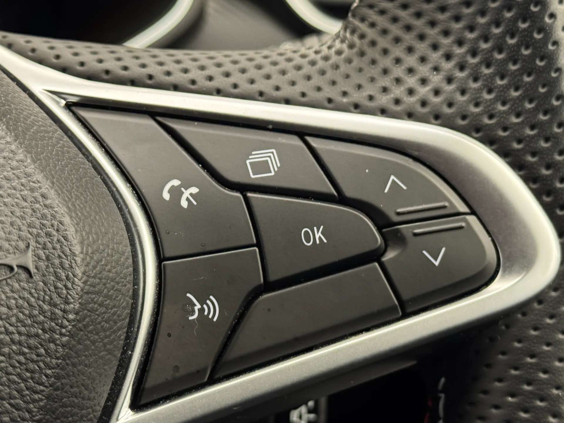 2023 RENAULT CLIO 2023 RENAULT CLIO