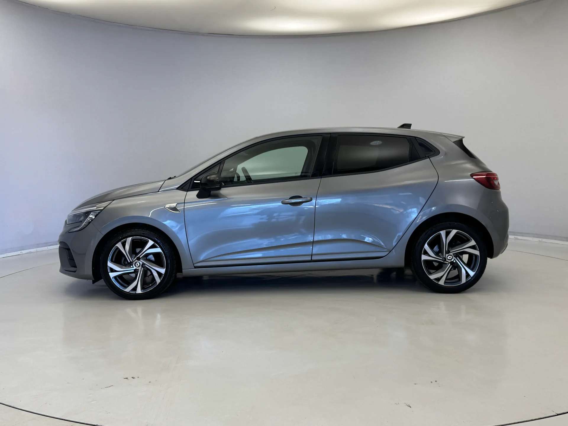A 2023 RENAULT CLIO 1.0 TCe 90 RS Line 5dr A 2023 RENAULT CLIO 1.0 TCe 90 RS Line 5dr