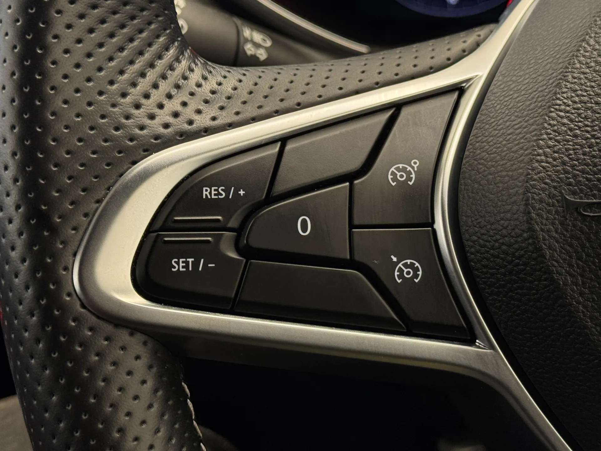 2023 RENAULT CLIO 2023 RENAULT CLIO