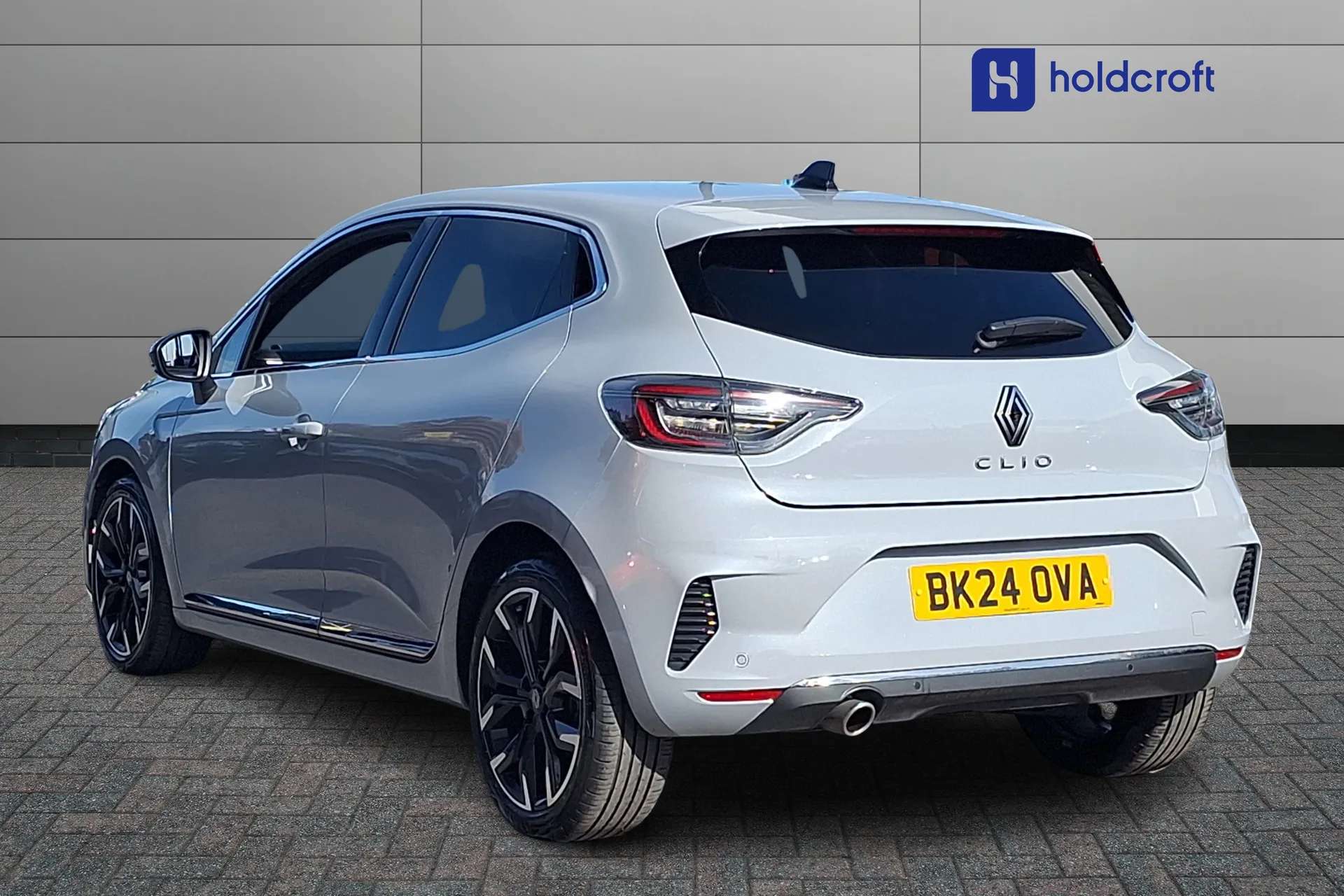 A 2024 RENAULT CLIO 1.0 TCe 90 Techno 5dr A 2024 RENAULT CLIO 1.0 TCe 90 Techno 5dr