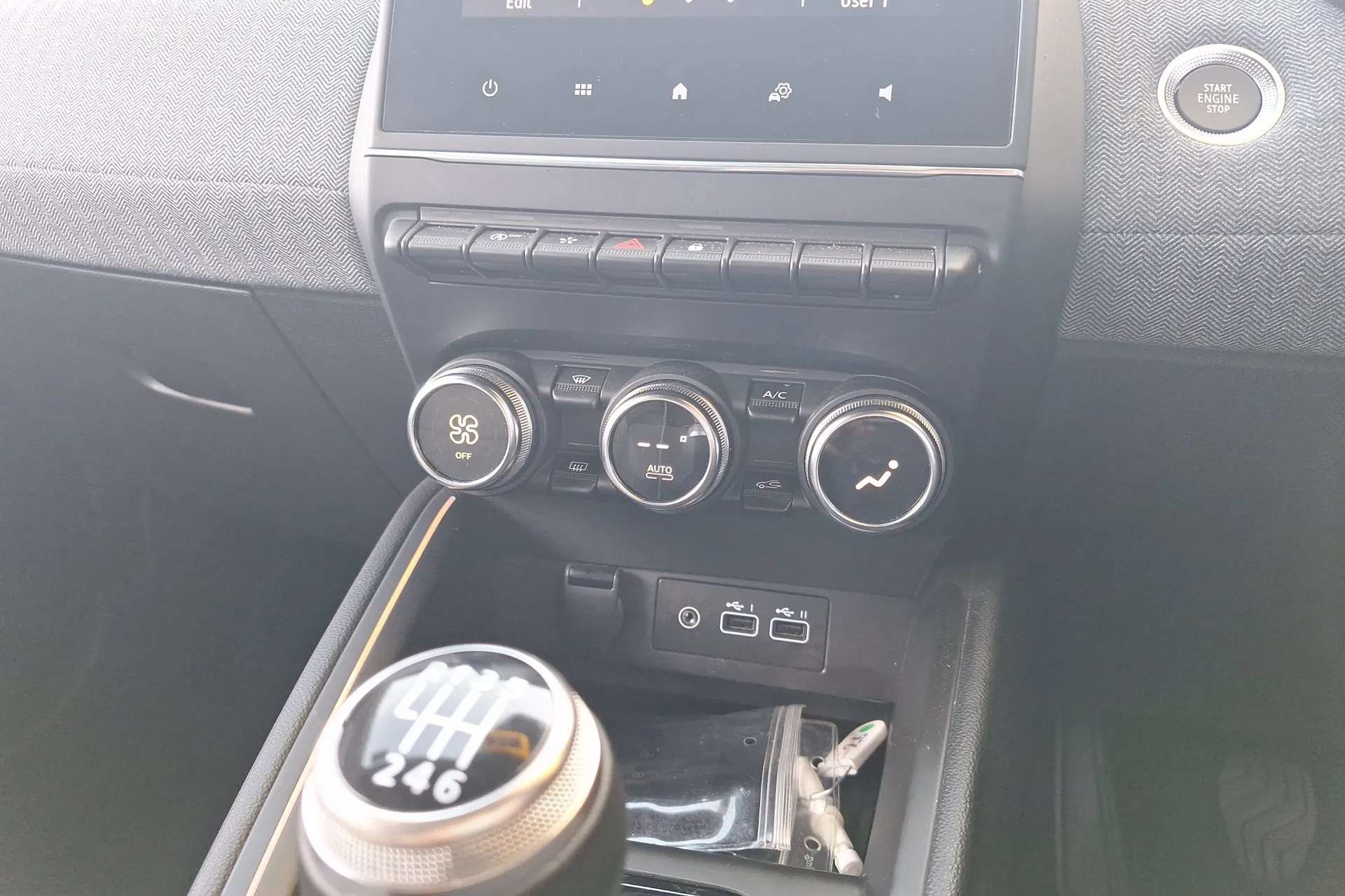 2024 RENAULT CLIO 2024 RENAULT CLIO