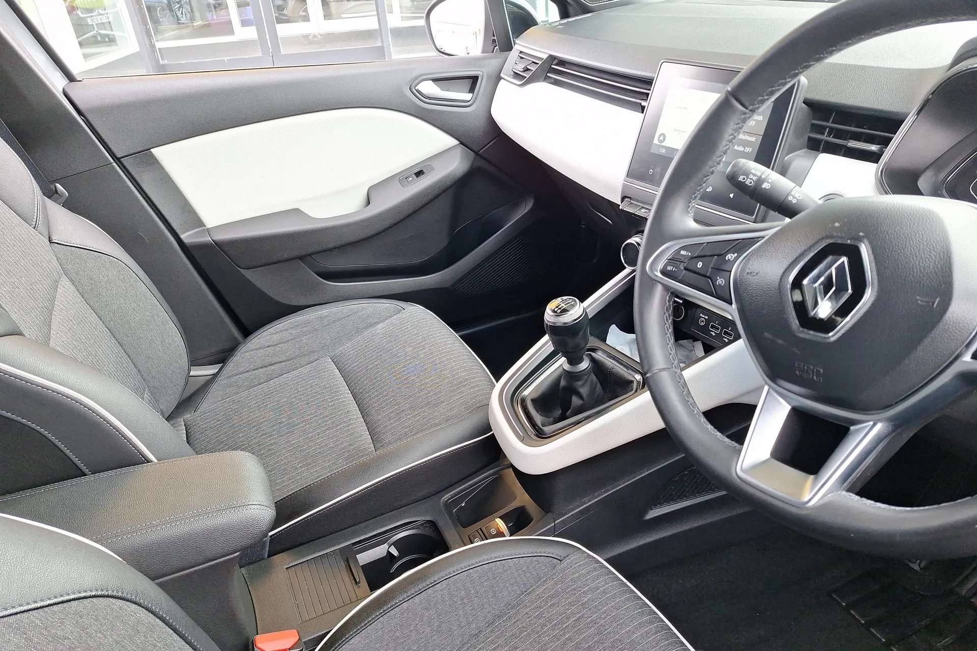 2023 RENAULT CLIO 2023 RENAULT CLIO