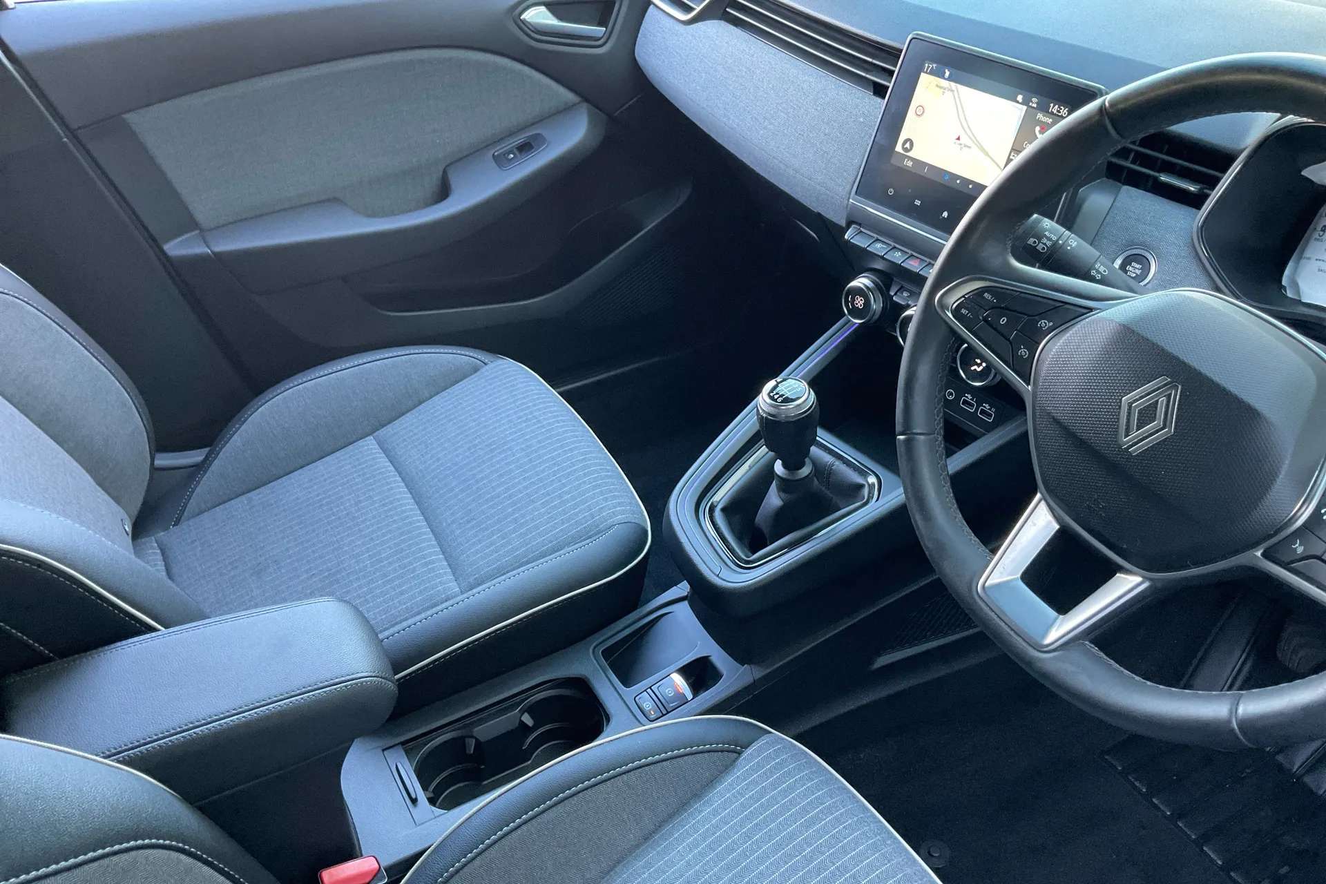 2024 RENAULT CLIO 2024 RENAULT CLIO