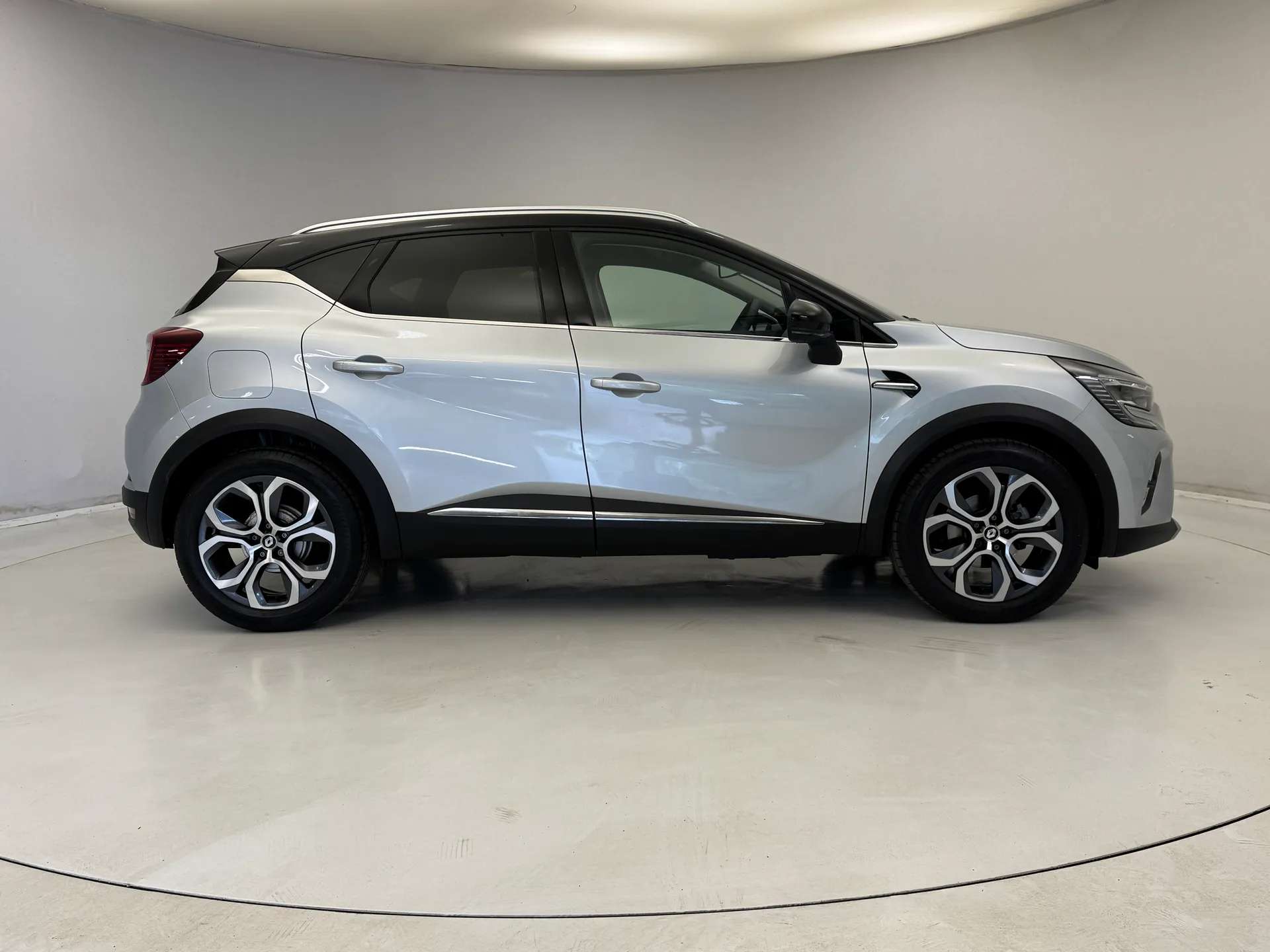 2024 RENAULT CAPTUR 2024 RENAULT CAPTUR