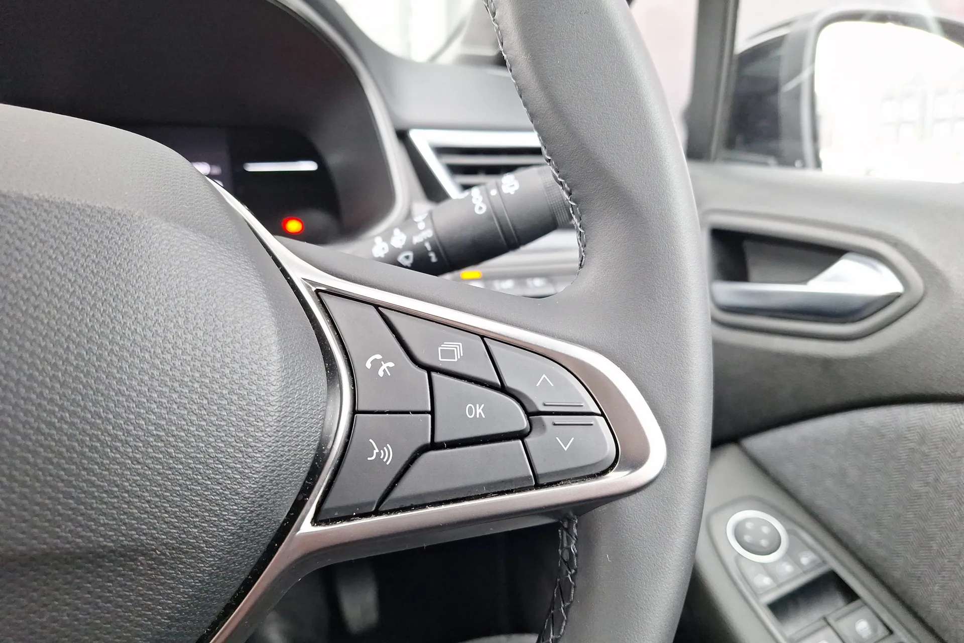 2025 RENAULT CLIO 2025 RENAULT CLIO