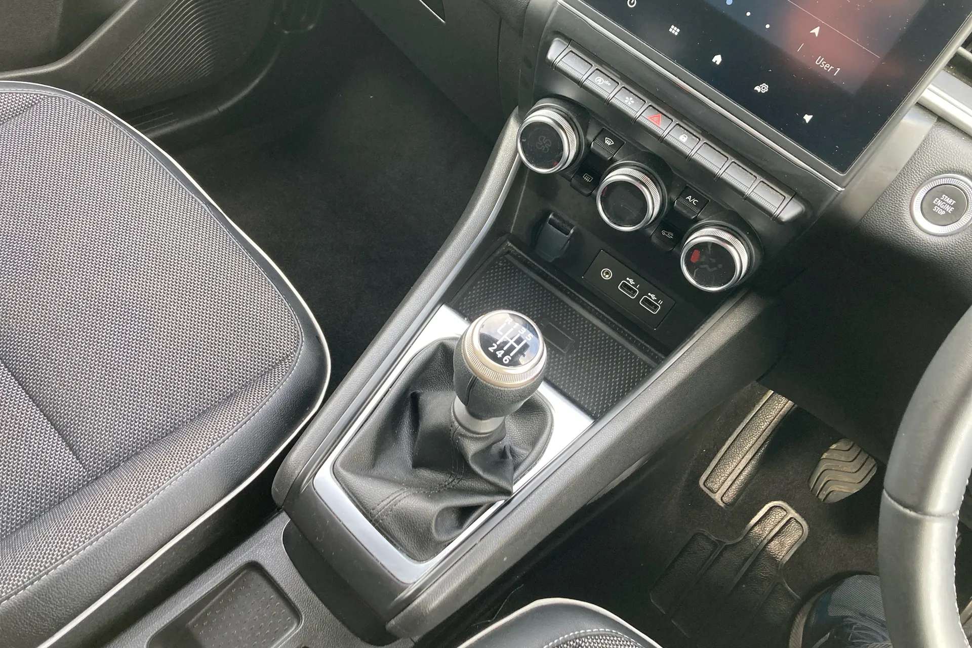 2024 RENAULT CAPTUR 2024 RENAULT CAPTUR