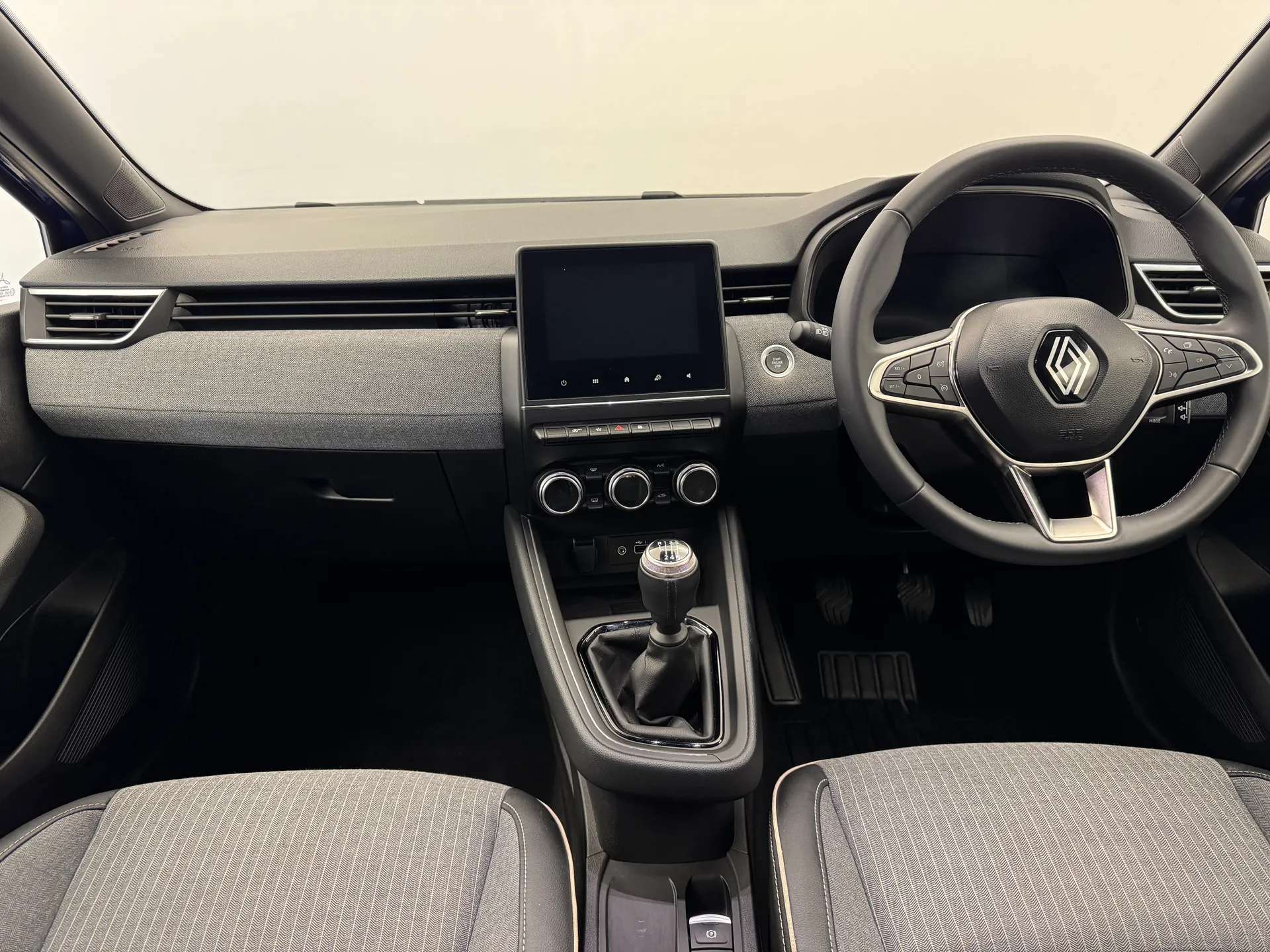 2024 RENAULT CLIO 2024 RENAULT CLIO