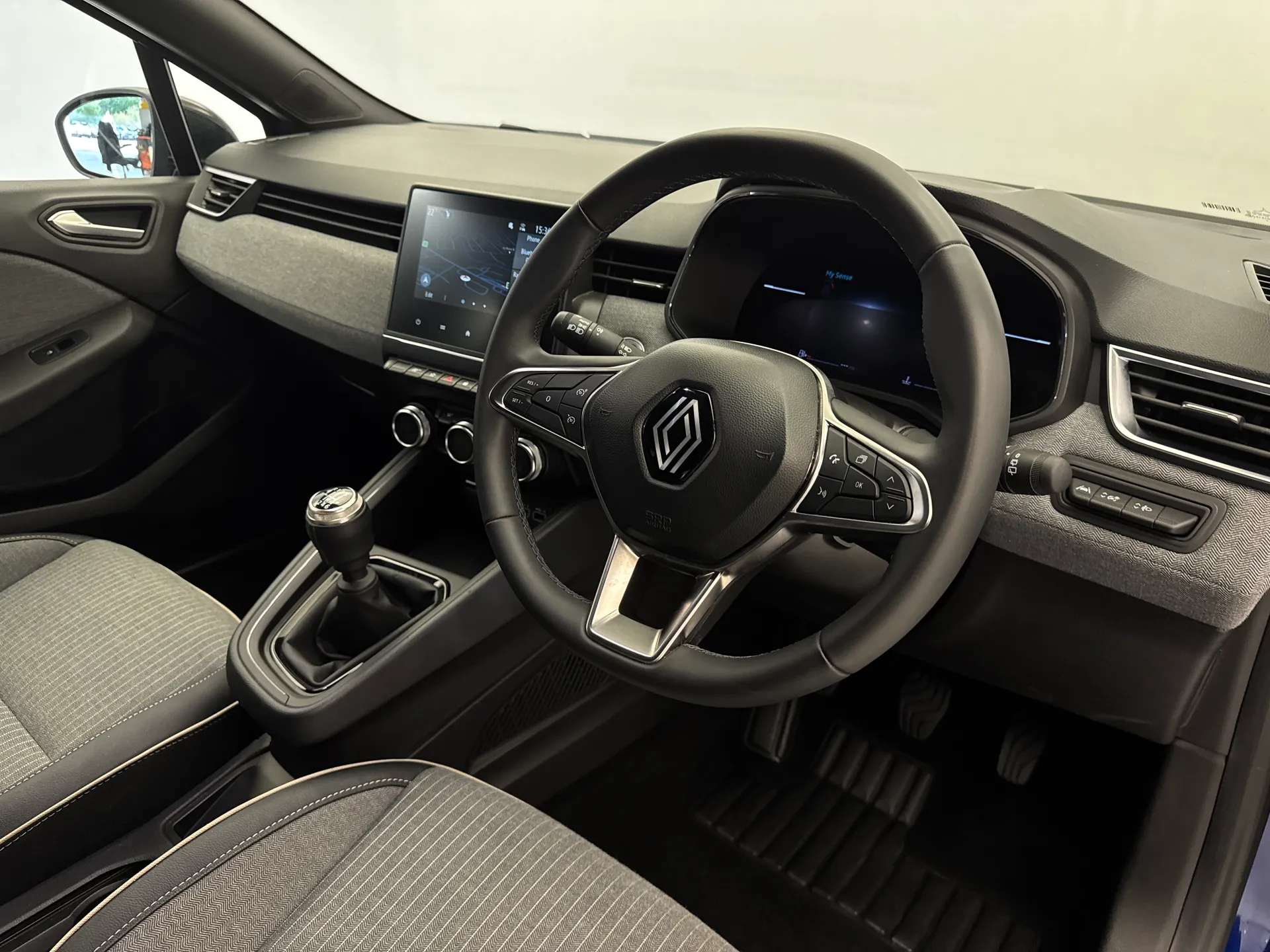 2024 RENAULT CLIO 2024 RENAULT CLIO