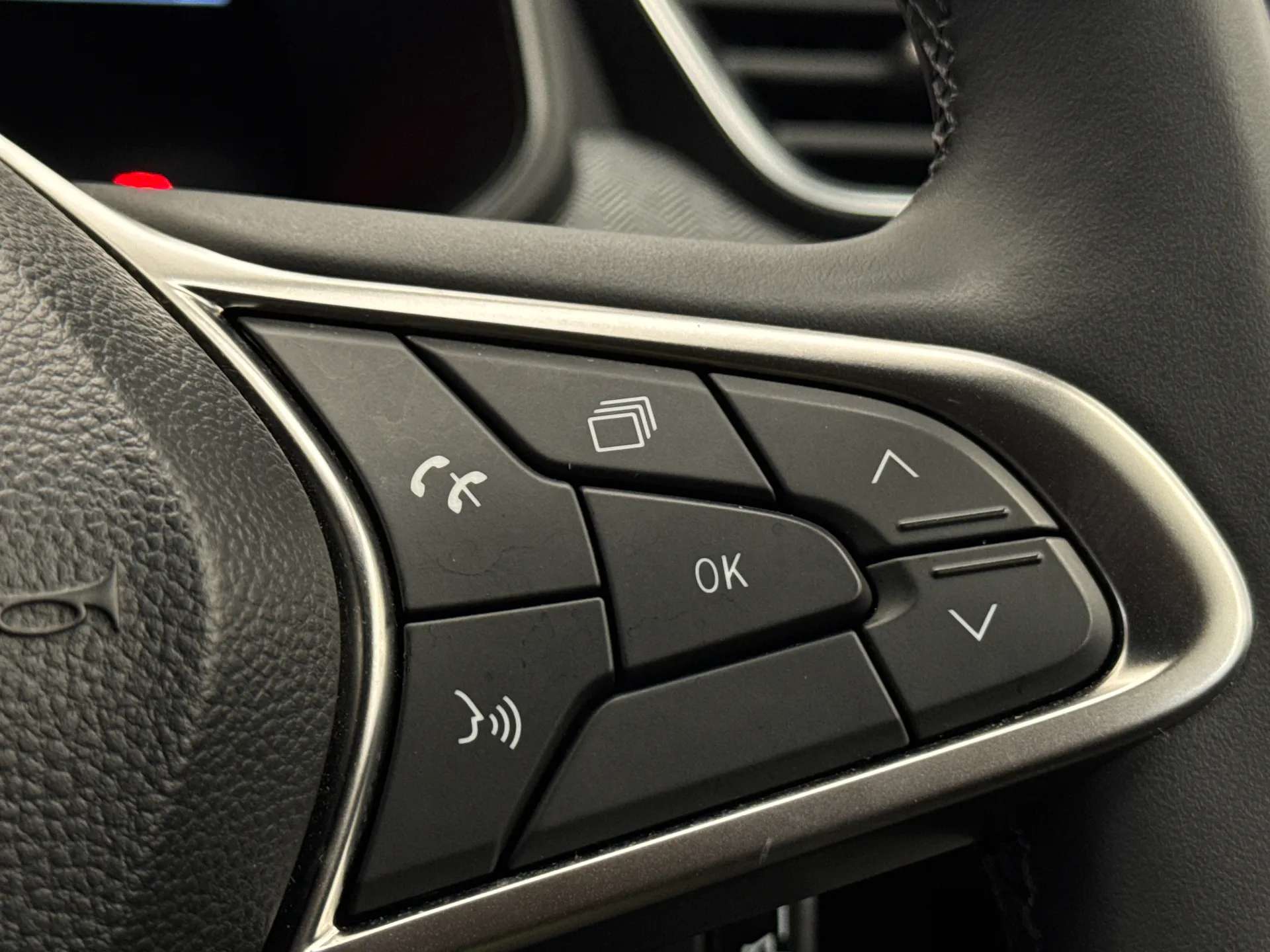 2024 RENAULT CLIO 2024 RENAULT CLIO