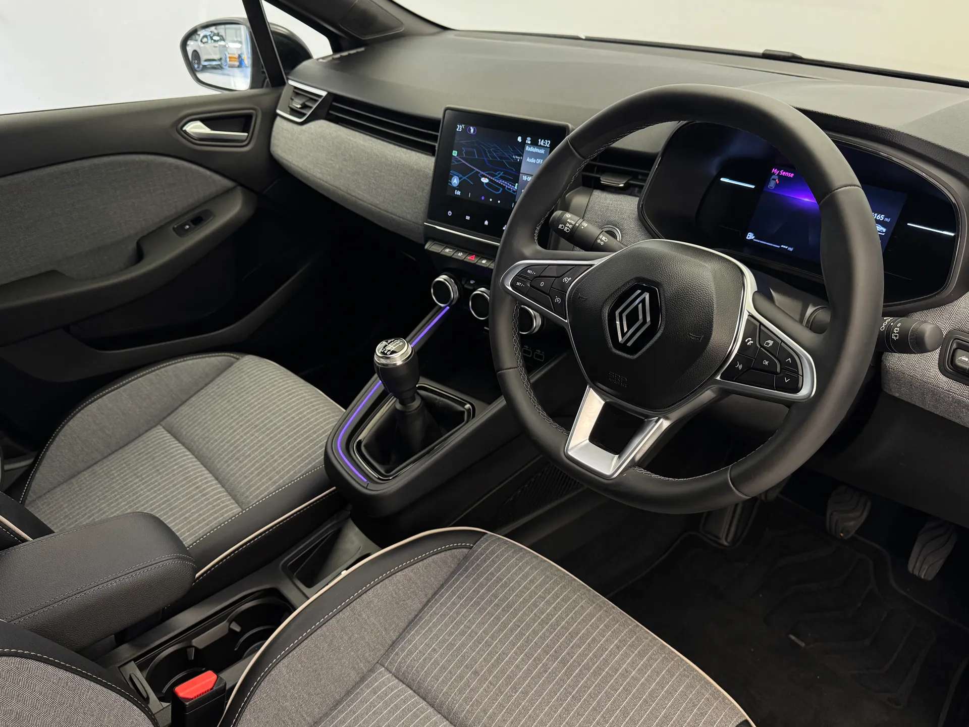 2024 RENAULT CLIO 2024 RENAULT CLIO