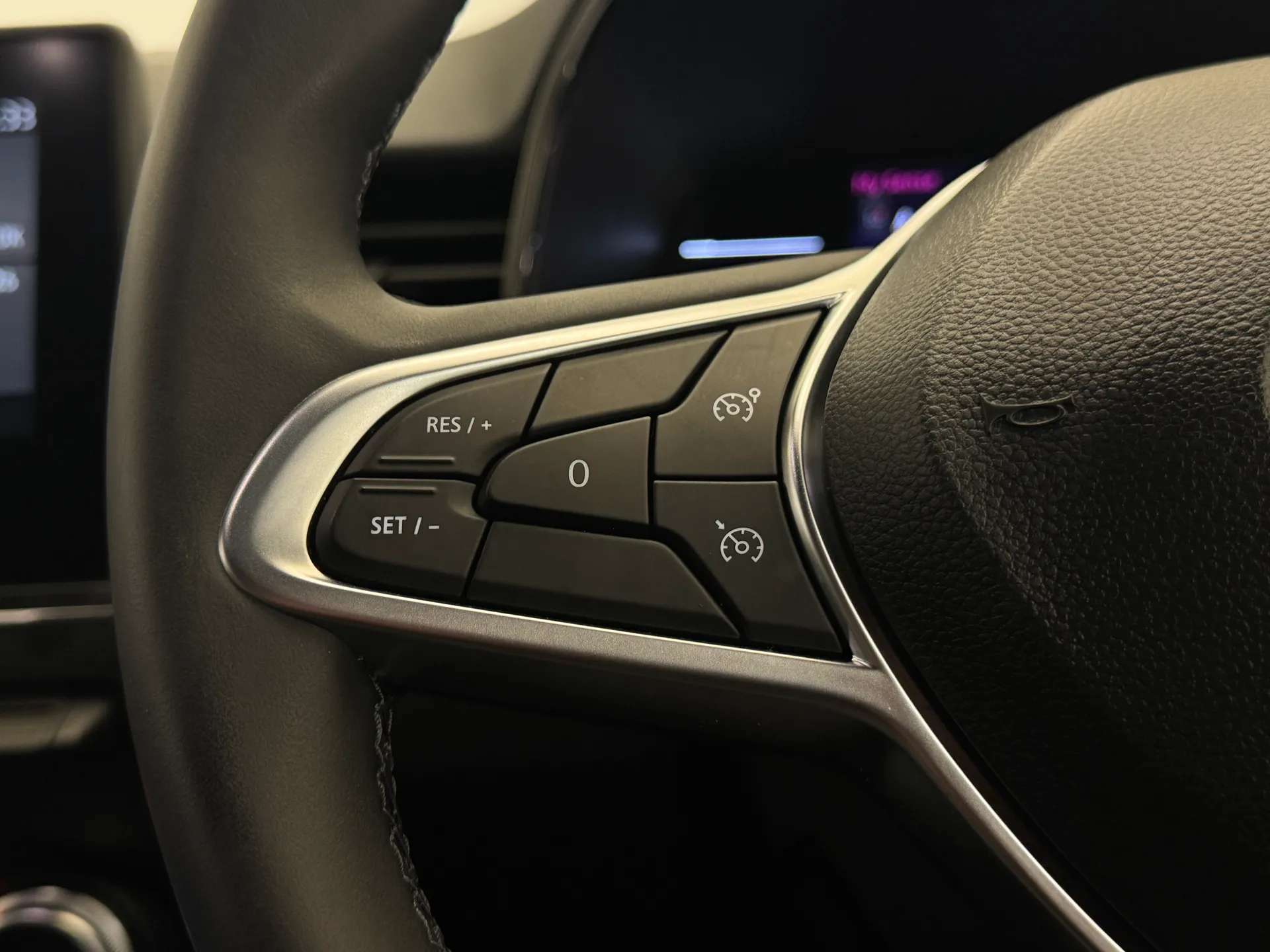 2024 RENAULT CLIO 2024 RENAULT CLIO