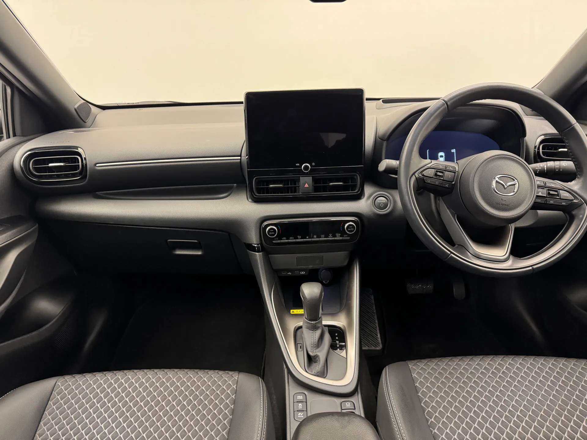 2024 MAZDA 2 HYBRID 2024 MAZDA 2 HYBRID