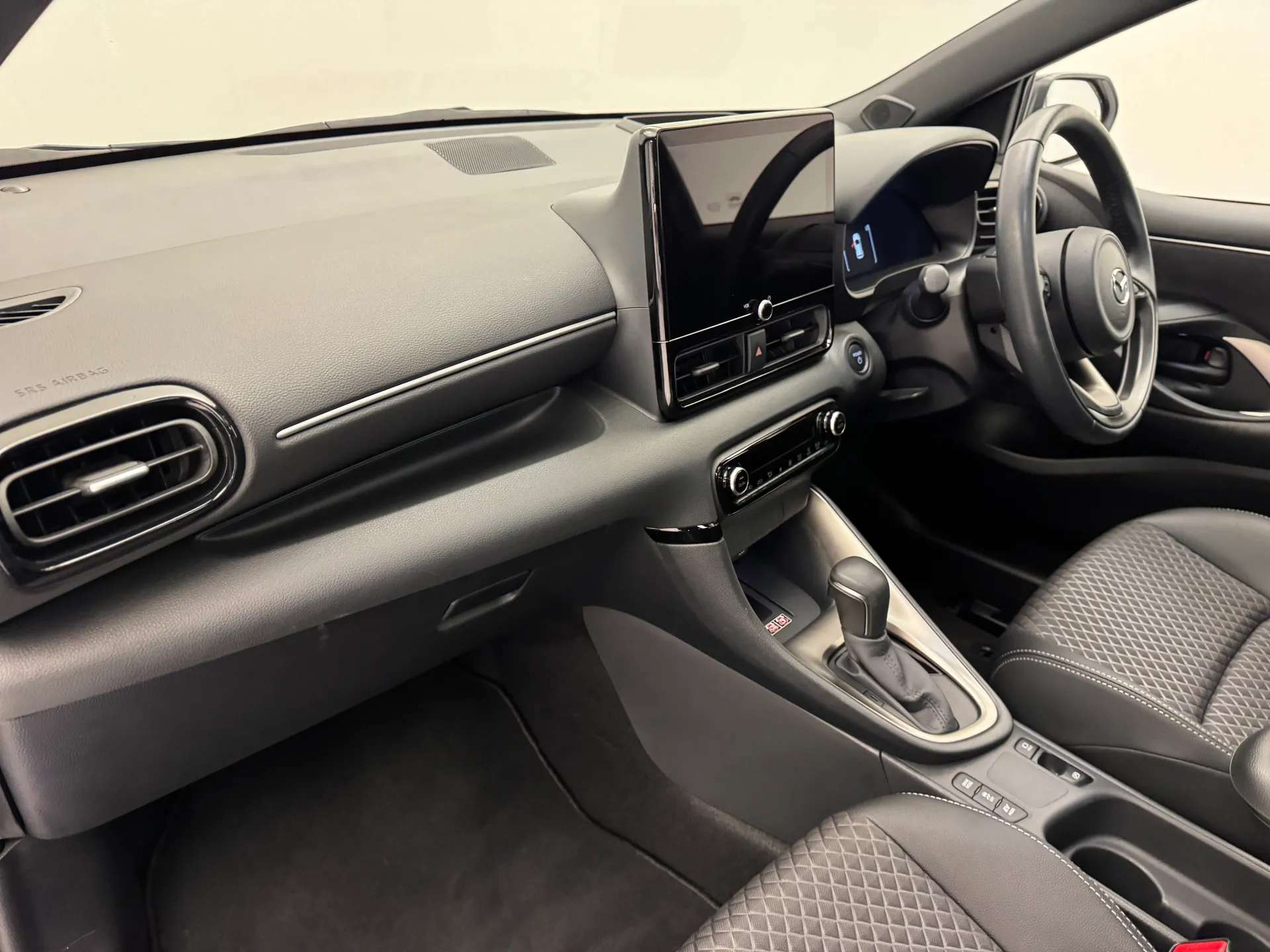 2024 MAZDA 2 HYBRID 2024 MAZDA 2 HYBRID