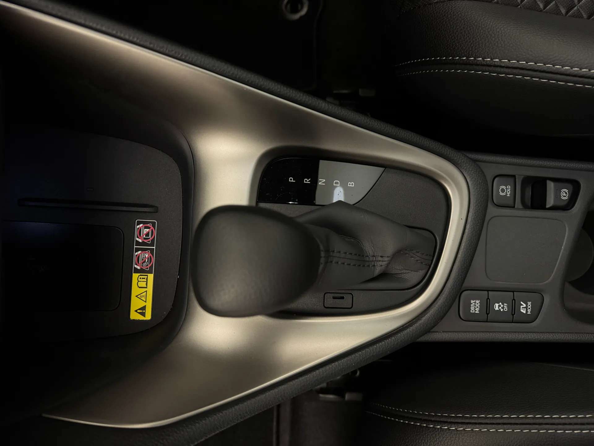 2024 MAZDA 2 HYBRID 2024 MAZDA 2 HYBRID