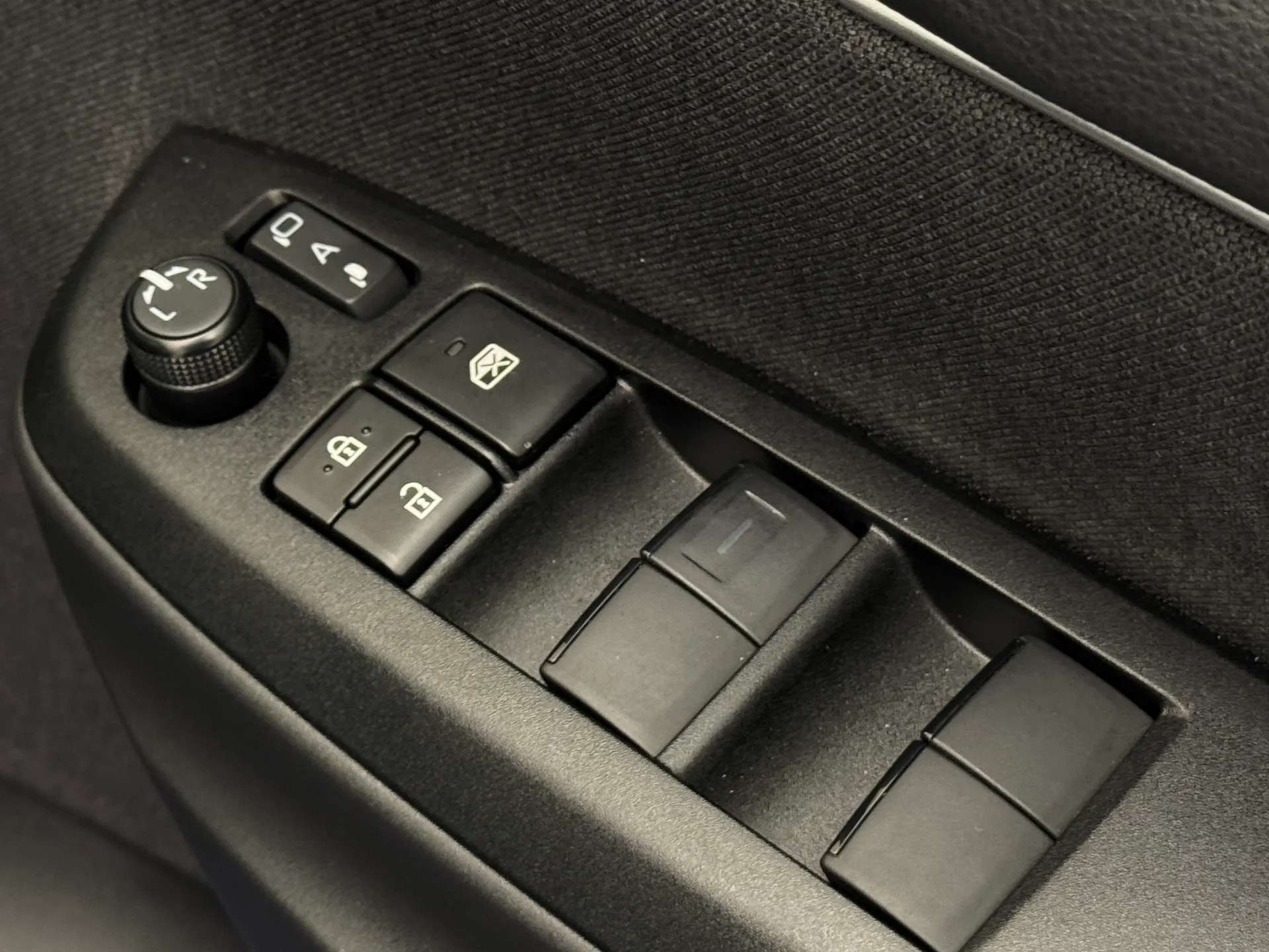 2024 MAZDA 2 HYBRID 2024 MAZDA 2 HYBRID