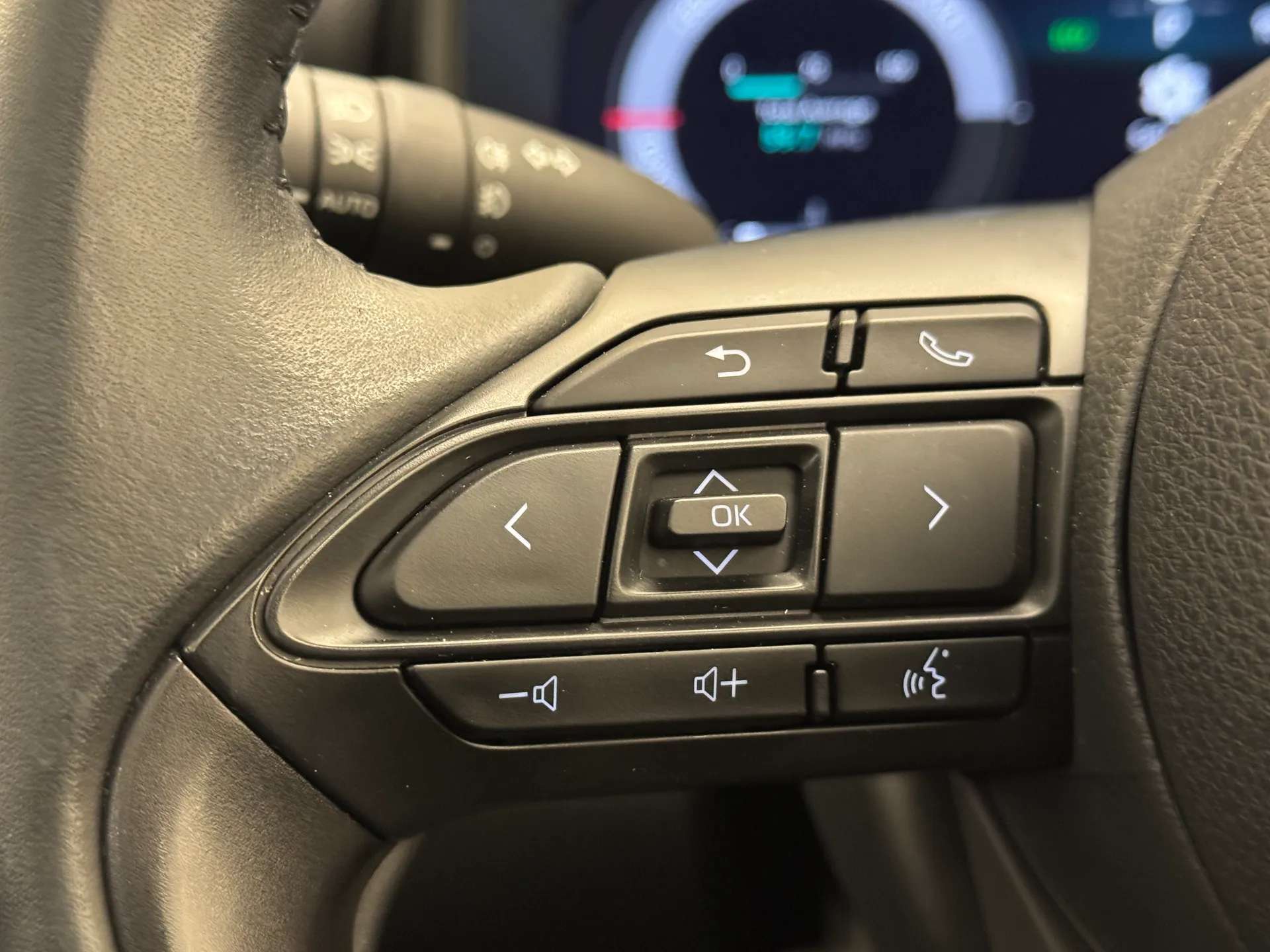 2024 MAZDA 2 HYBRID 2024 MAZDA 2 HYBRID