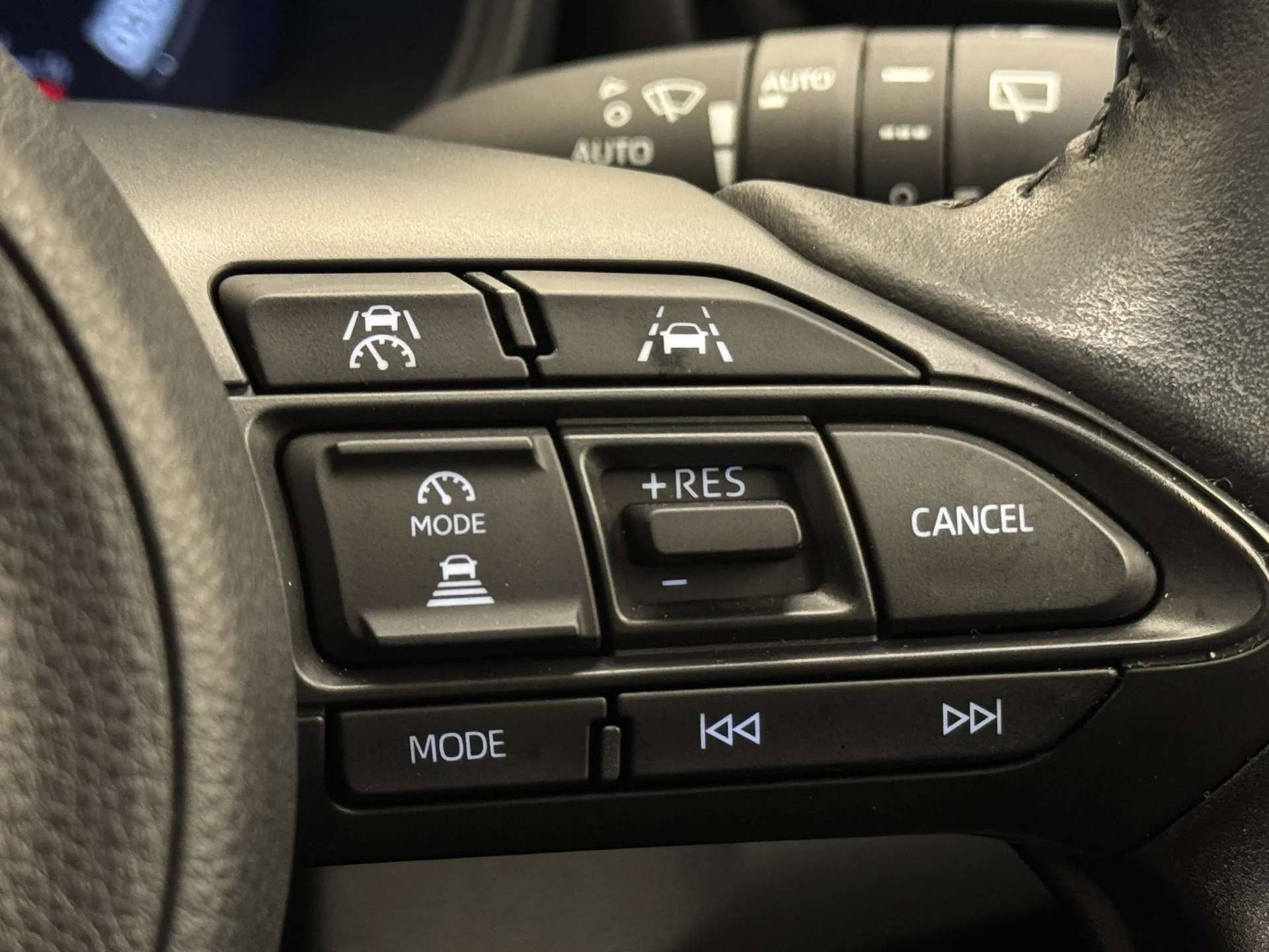 2024 MAZDA 2 HYBRID 2024 MAZDA 2 HYBRID