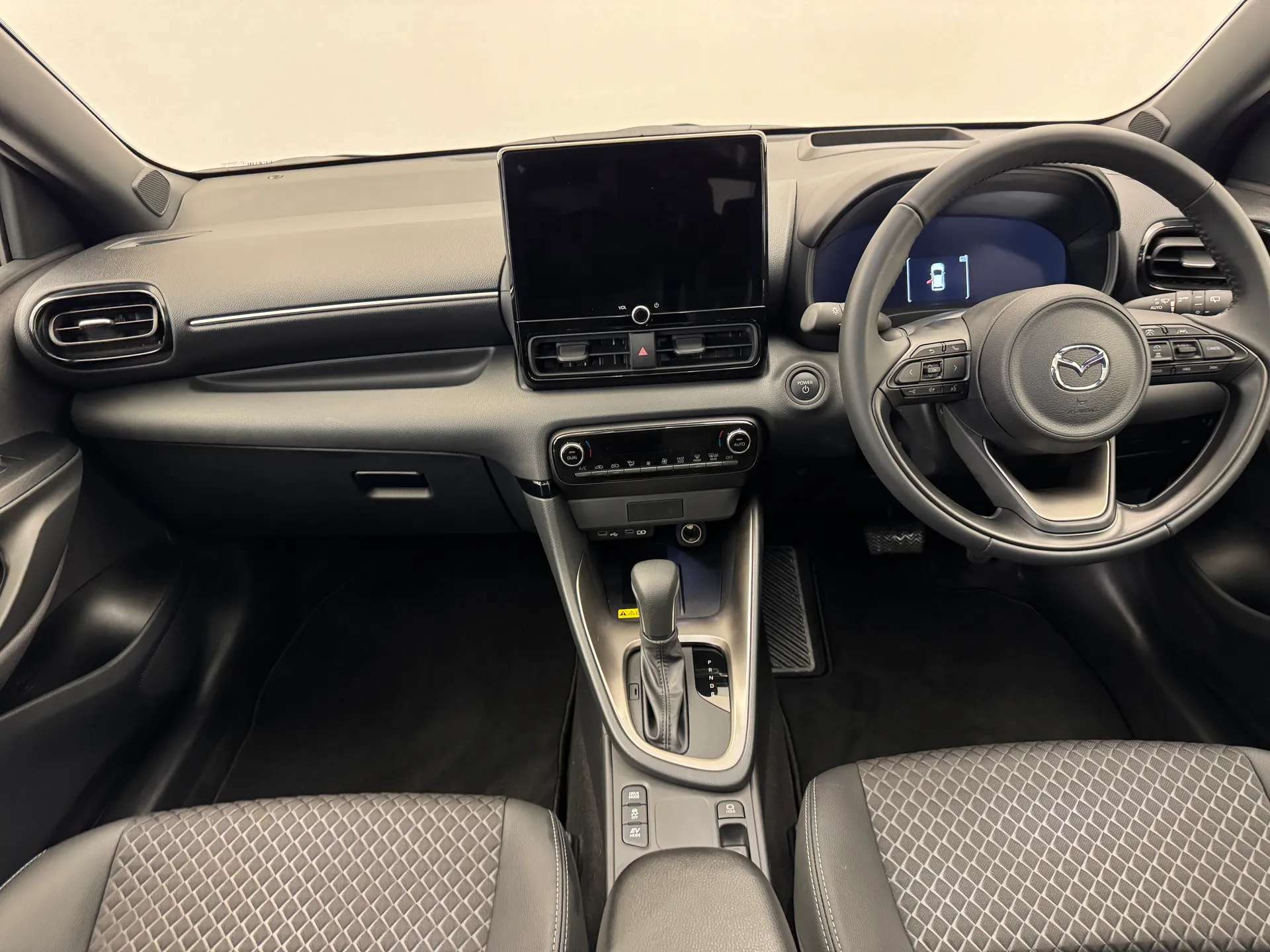 2026 MAZDA 2 HYBRID 2026 MAZDA 2 HYBRID