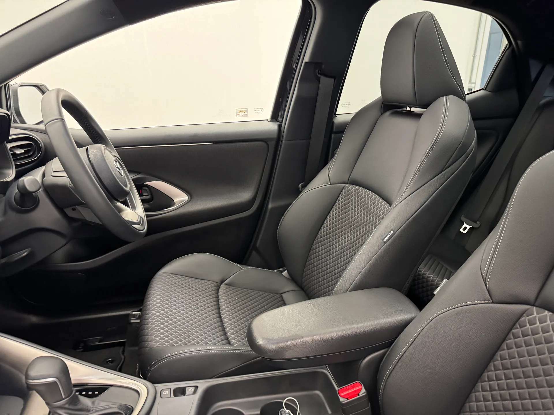 2026 MAZDA 2 HYBRID 2026 MAZDA 2 HYBRID