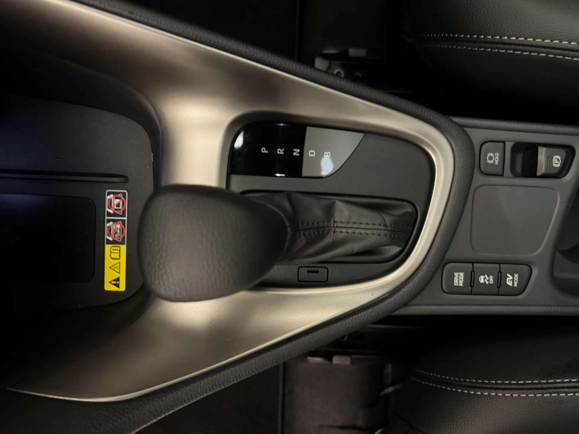 2026 MAZDA 2 HYBRID 2026 MAZDA 2 HYBRID