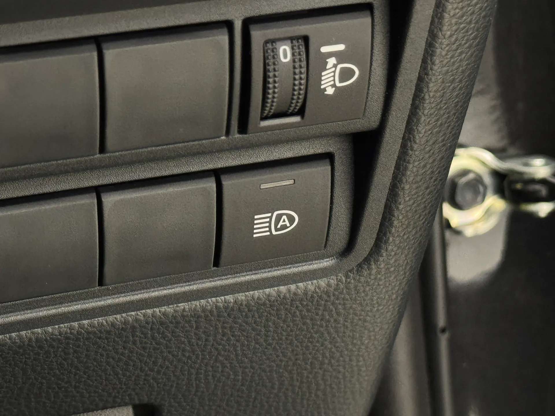 2026 MAZDA 2 HYBRID 2026 MAZDA 2 HYBRID