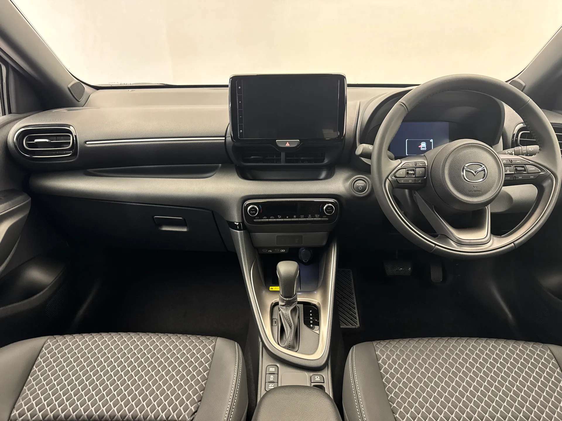 2026 MAZDA 2 HYBRID 2026 MAZDA 2 HYBRID