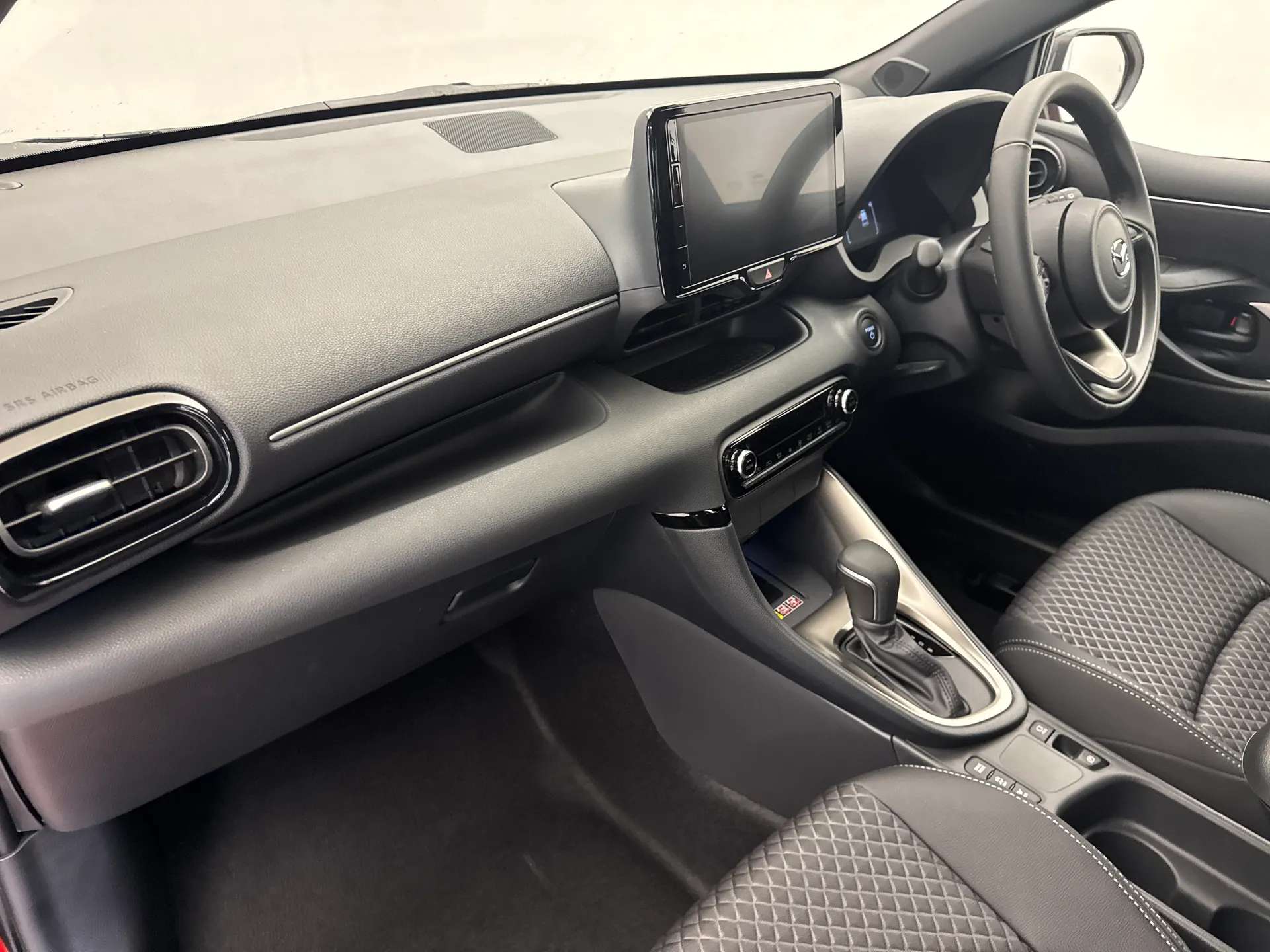 2026 MAZDA 2 HYBRID 2026 MAZDA 2 HYBRID