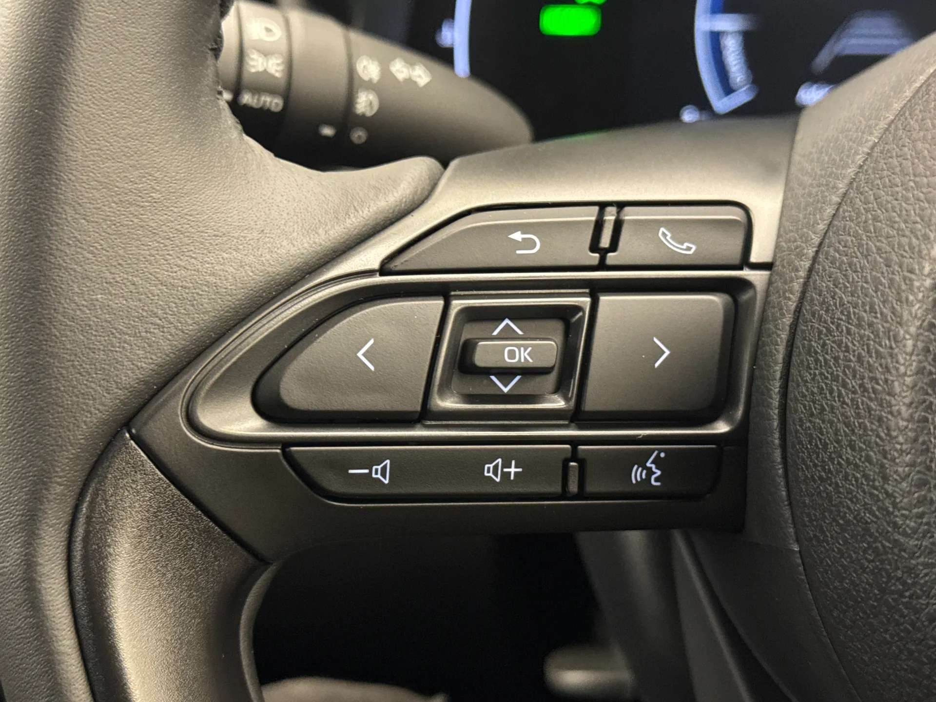 2026 MAZDA 2 HYBRID 2026 MAZDA 2 HYBRID