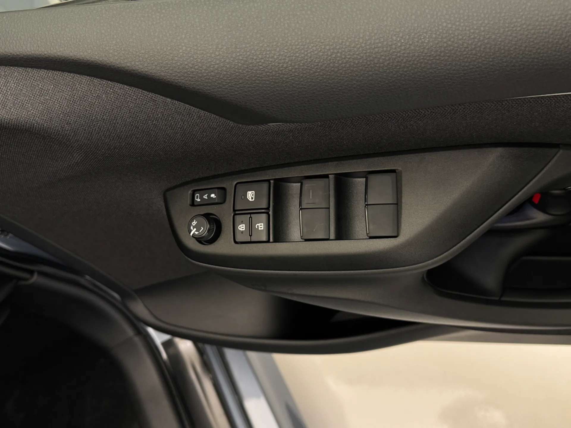 2026 MAZDA 2 HYBRID 2026 MAZDA 2 HYBRID