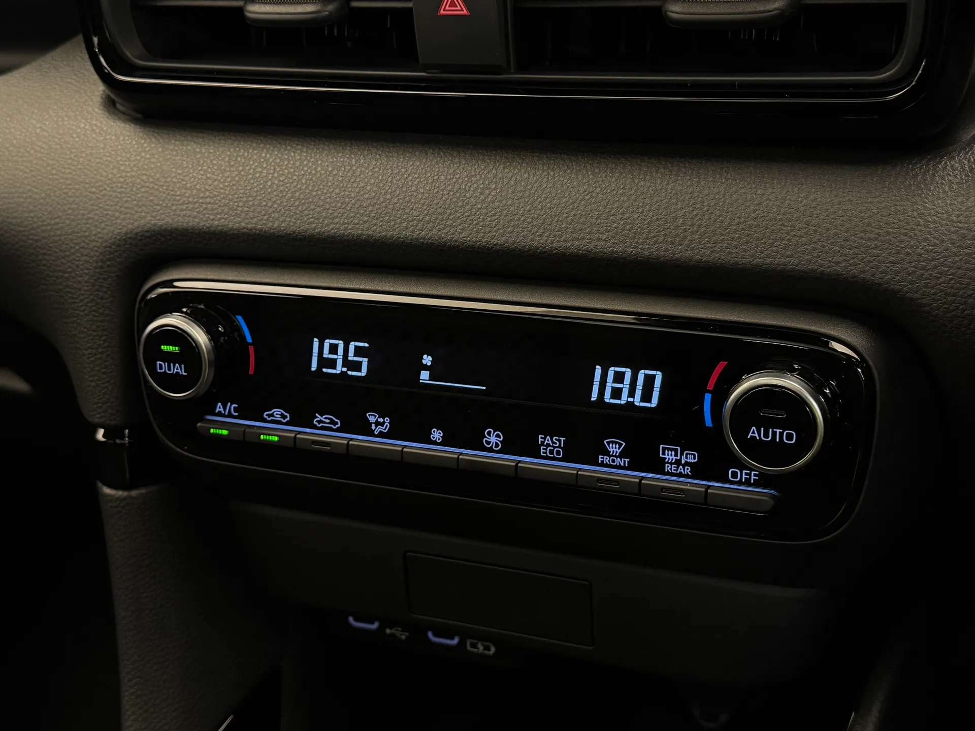 2026 MAZDA 2 HYBRID 2026 MAZDA 2 HYBRID