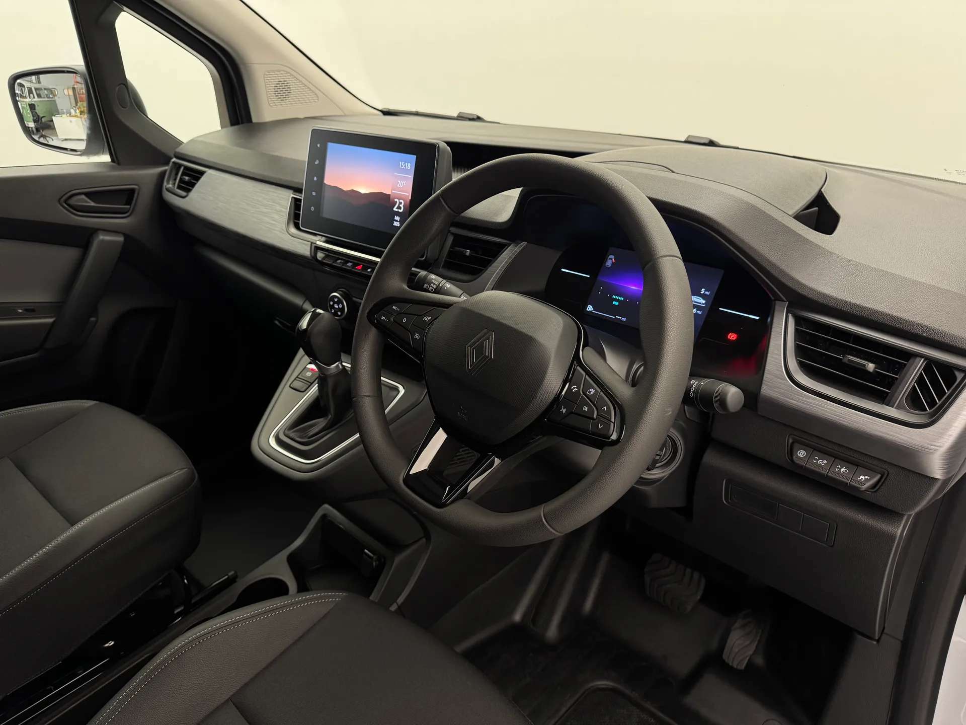 2025 RENAULT KANGOO 2025 RENAULT KANGOO