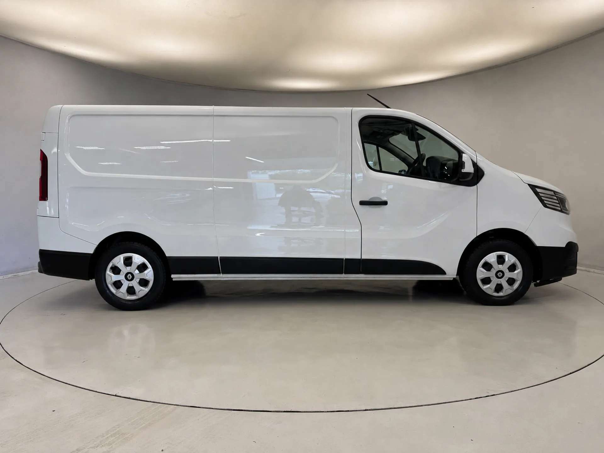 2024 RENAULT TRAFIC 2024 RENAULT TRAFIC